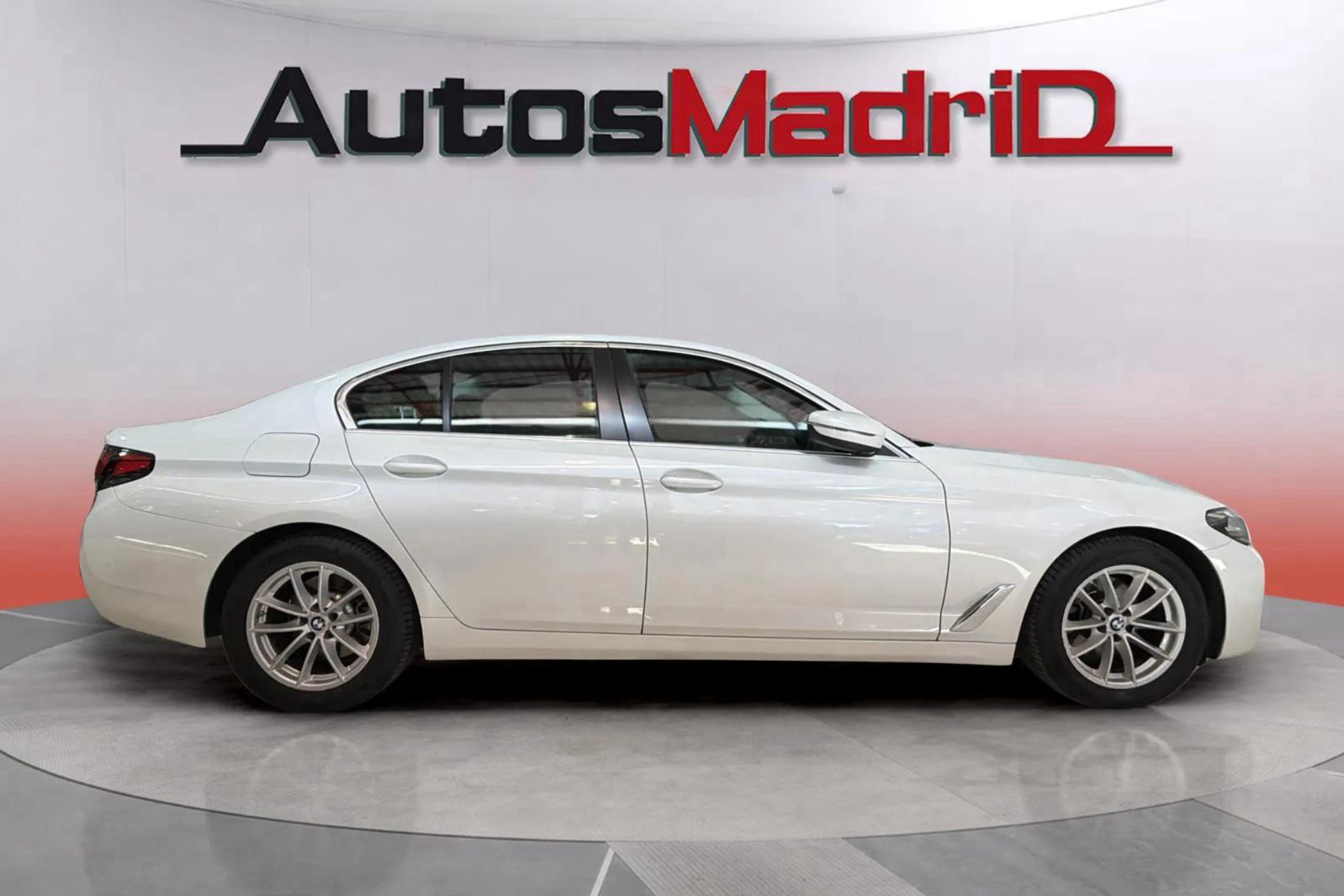BMW Serie 5 520dA - foto 10