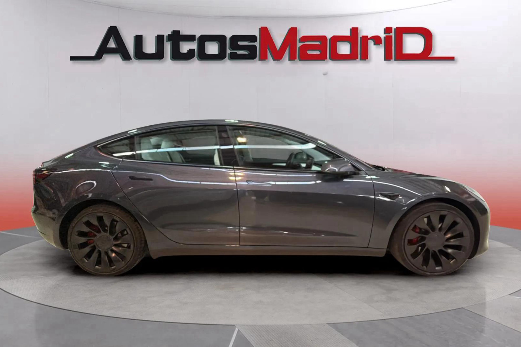 Tesla Model 3 Performance AWD - foto 11