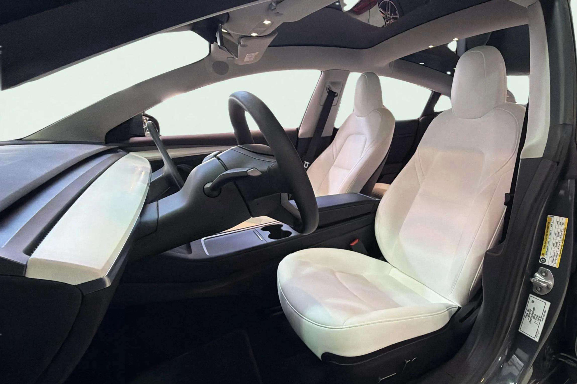 Tesla Model 3 Performance AWD - foto 14