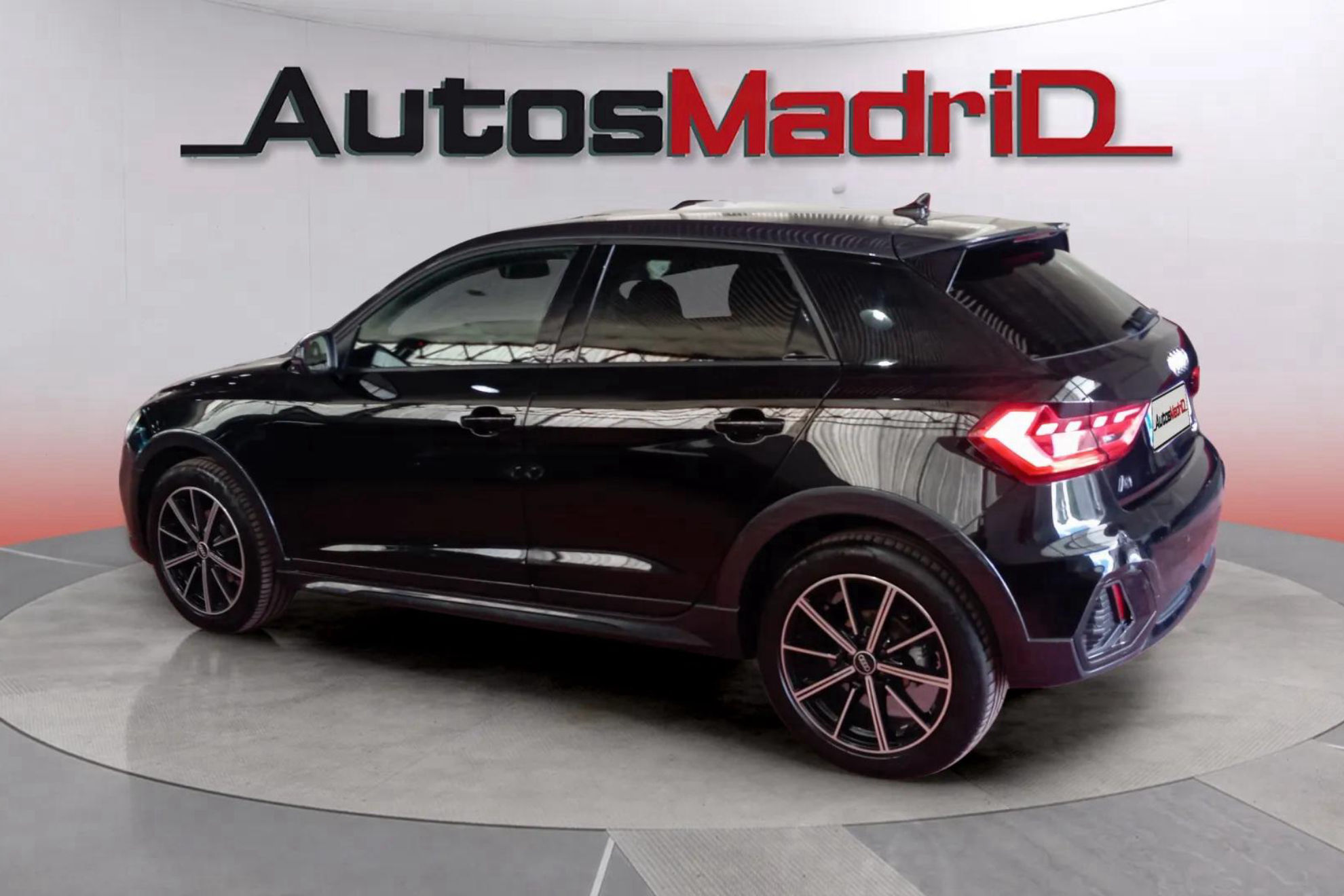 Audi A1 citycarver Black line 30 TFSI S tro - foto 5