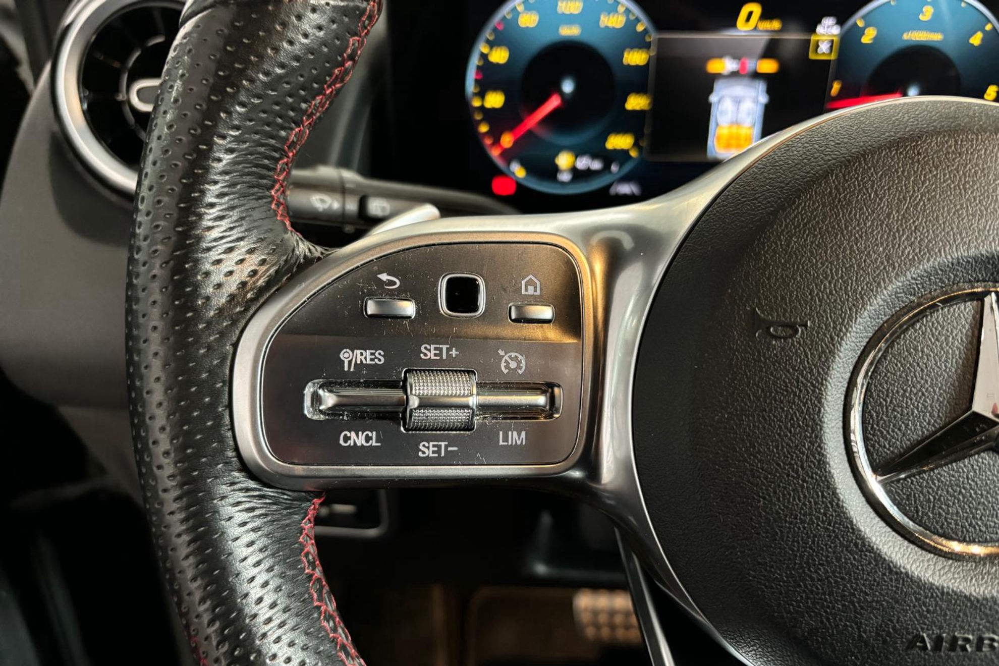 Mercedes-Benz GLB 200 d - foto 19