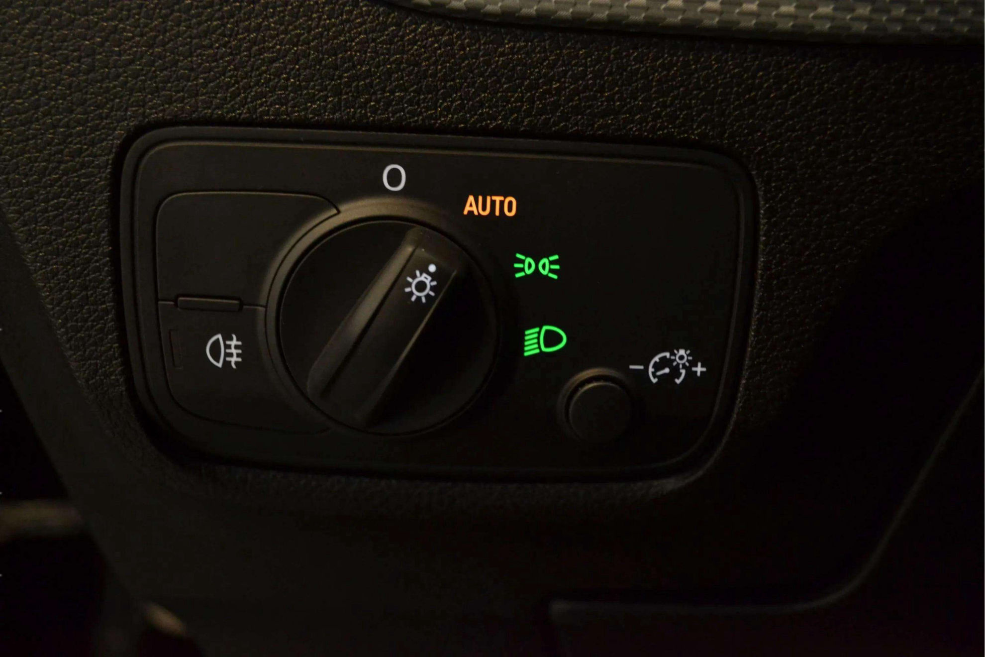 Audi Q2 Advanced 30 TDI - foto 17