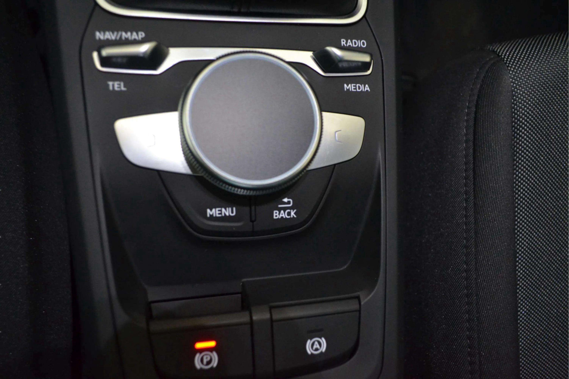 Audi Q2 Advanced 30 TDI - foto 23
