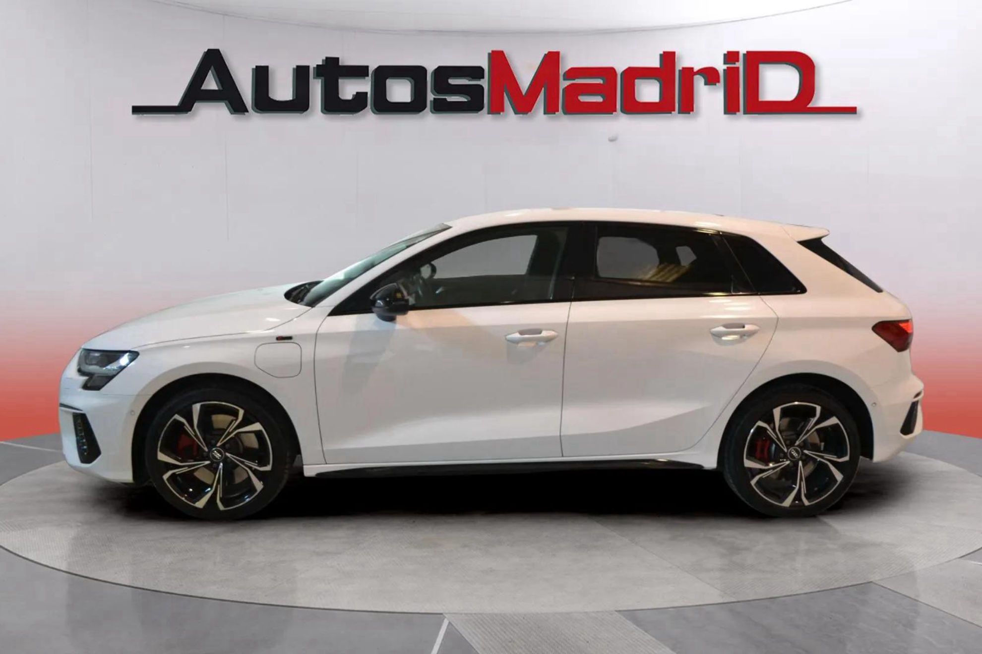 Audi A3 Sportback S line 40 TFSI e S tron - foto 4