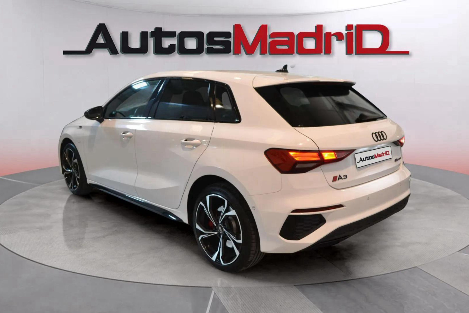 Audi A3 Sportback S line 40 TFSI e S tron - foto 5