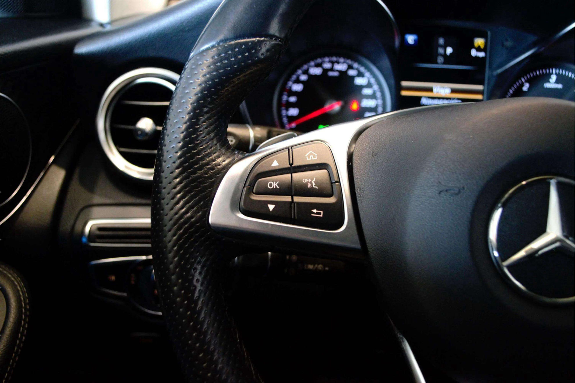 Mercedes-Benz GLC 220 d 4MATIC - foto 20