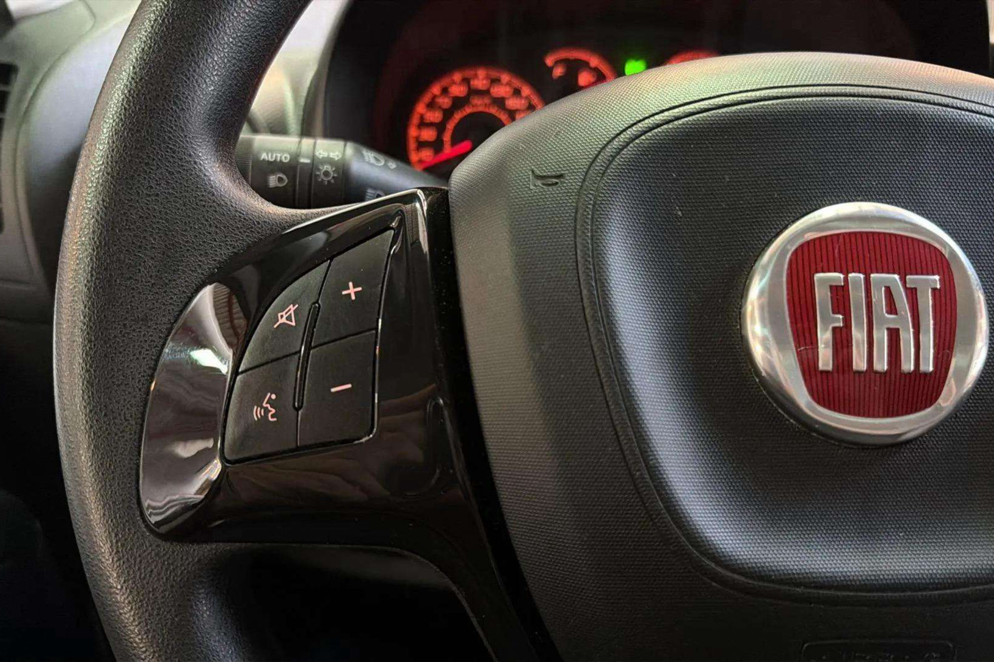 Fiat Fiorino Cargo Base N1 1.3 Mjet - foto 17