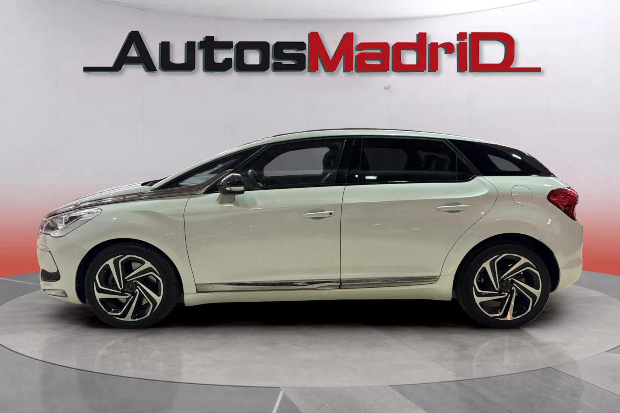 DS DS 5 BlueHDi EAT6 Sport - foto 4