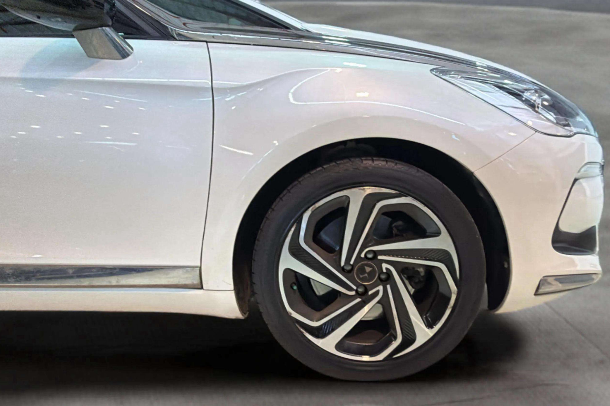 DS DS 5 BlueHDi EAT6 Sport - foto 10