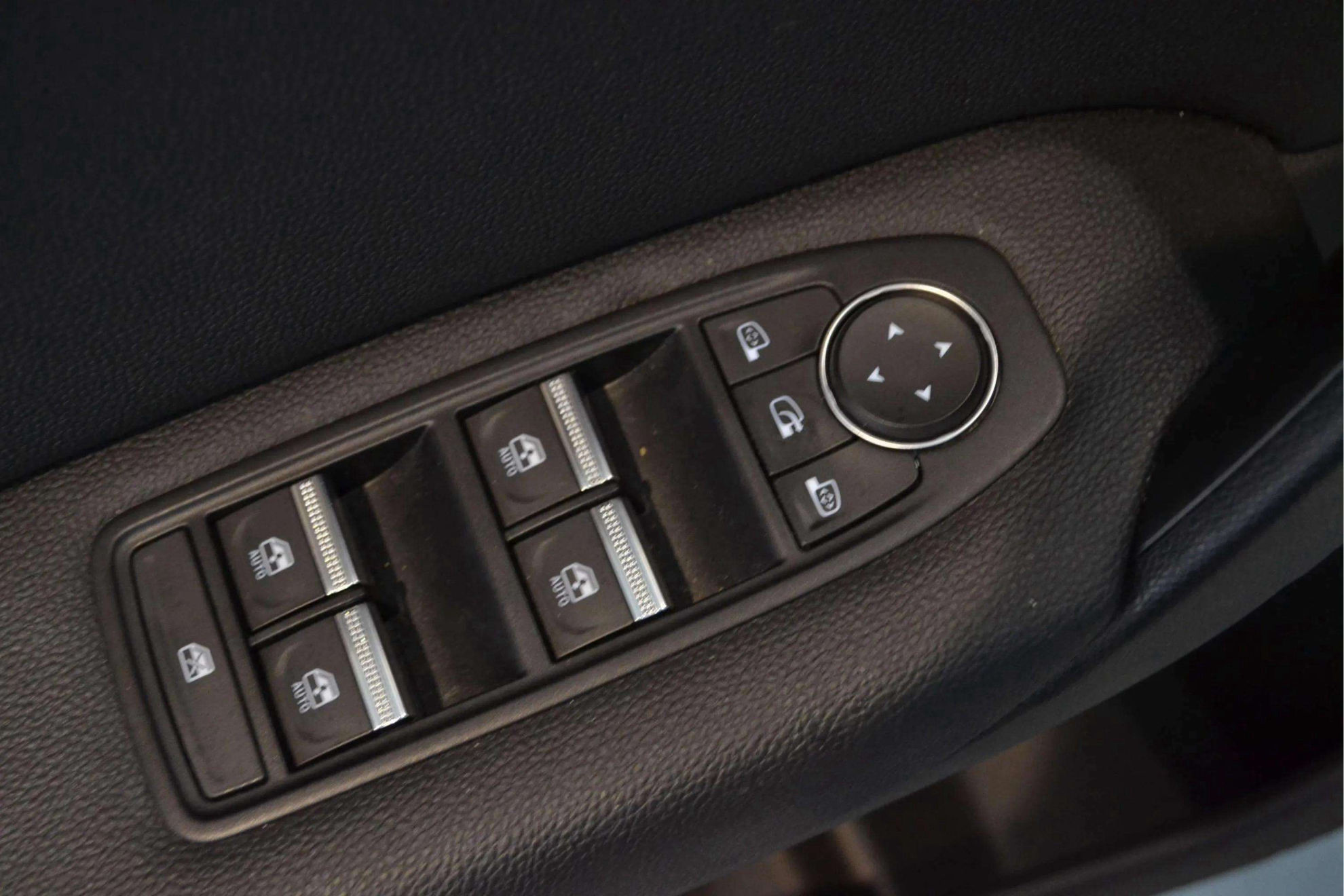 Renault Captur techno E-Tech full hybr. - foto 12