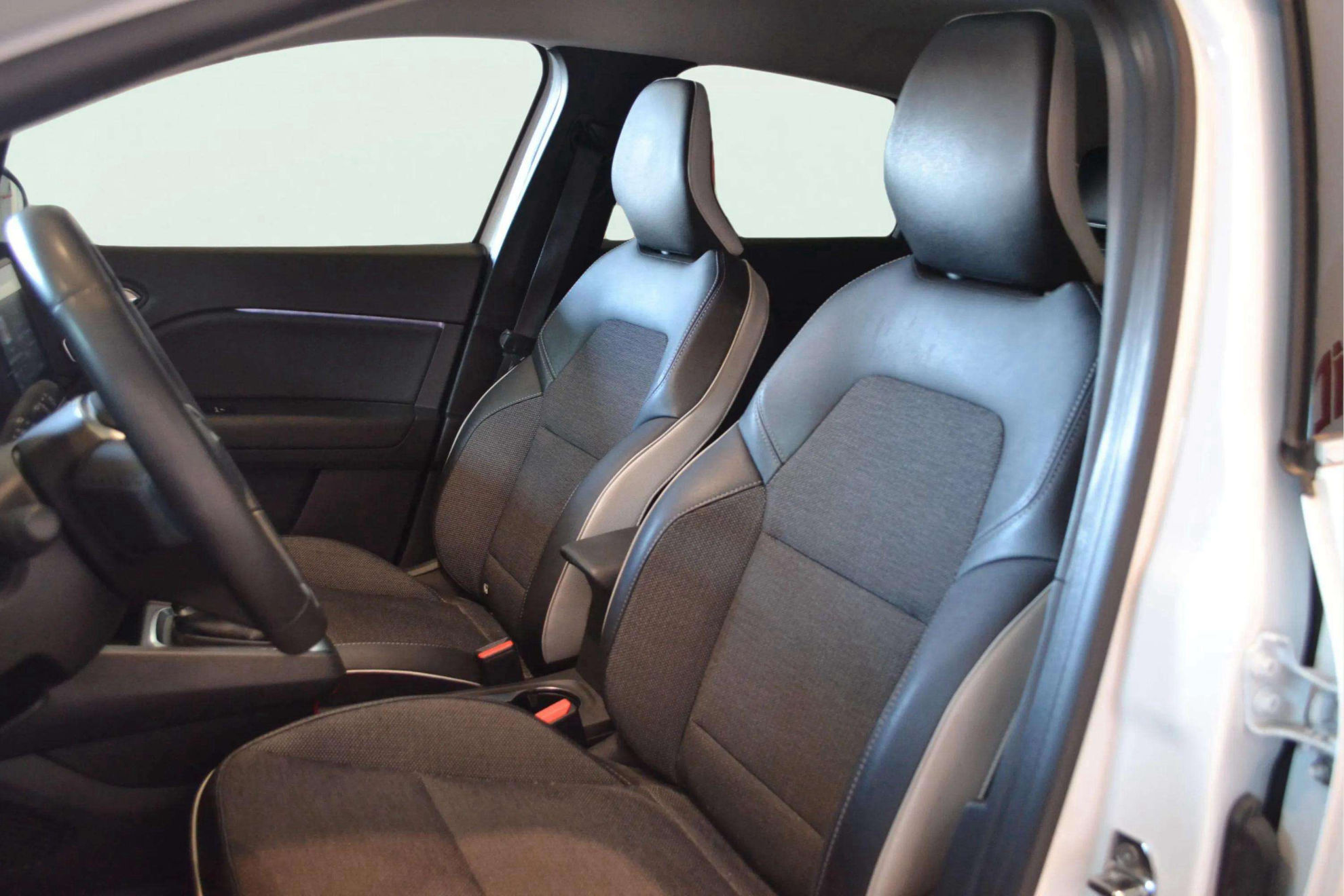 Renault Captur techno E-Tech full hybr. - foto 13