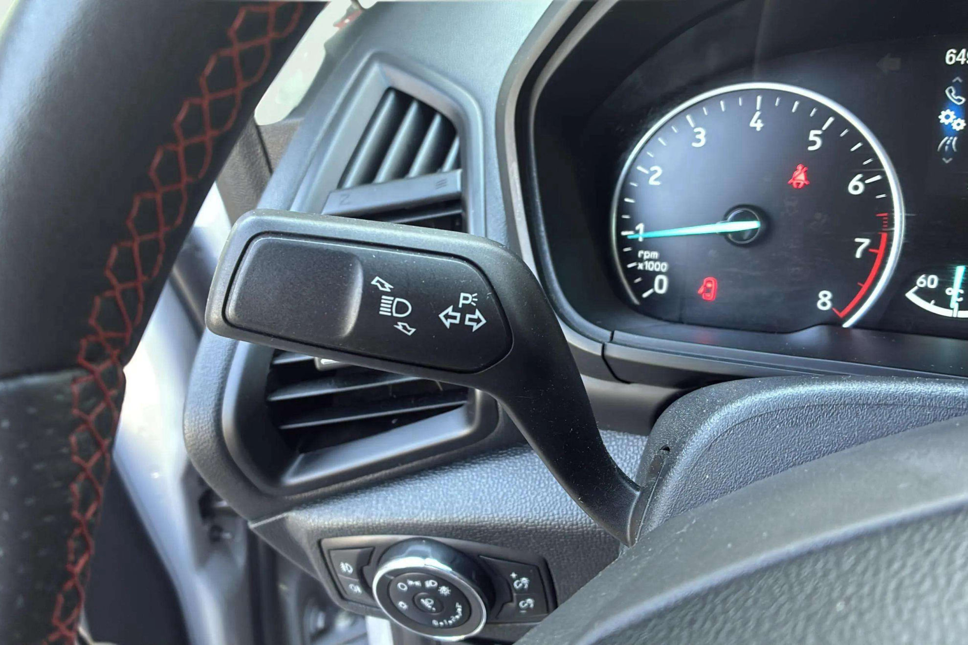 Ford EcoSport 1.0T EcoBoost ST Line - foto 18