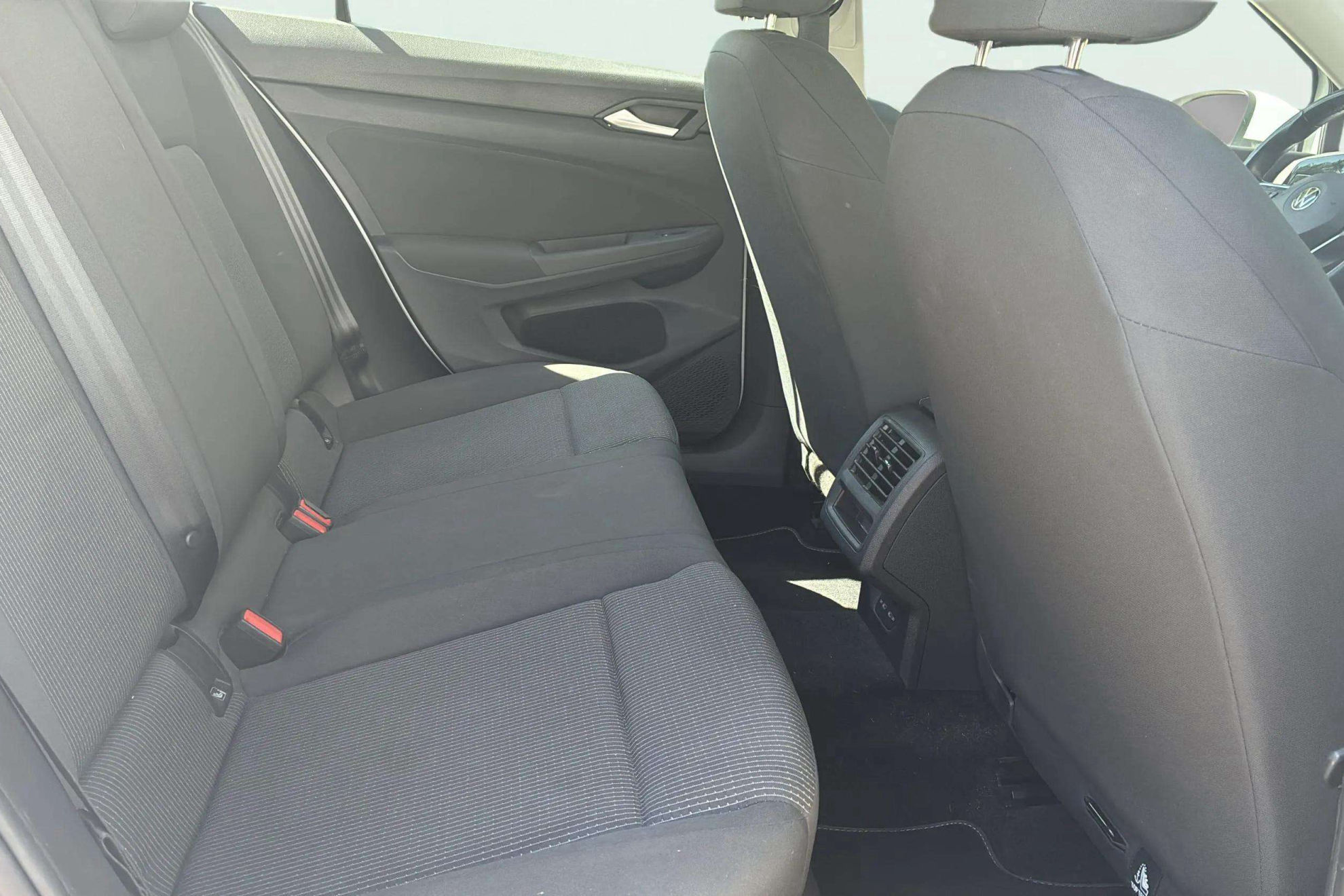 Volkswagen Golf 2.0 TDI - foto 13