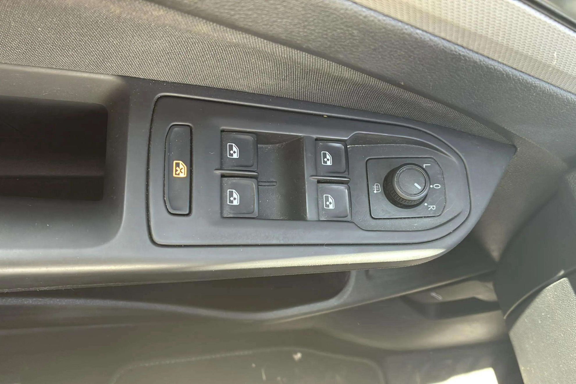 Volkswagen Golf 2.0 TDI - foto 27