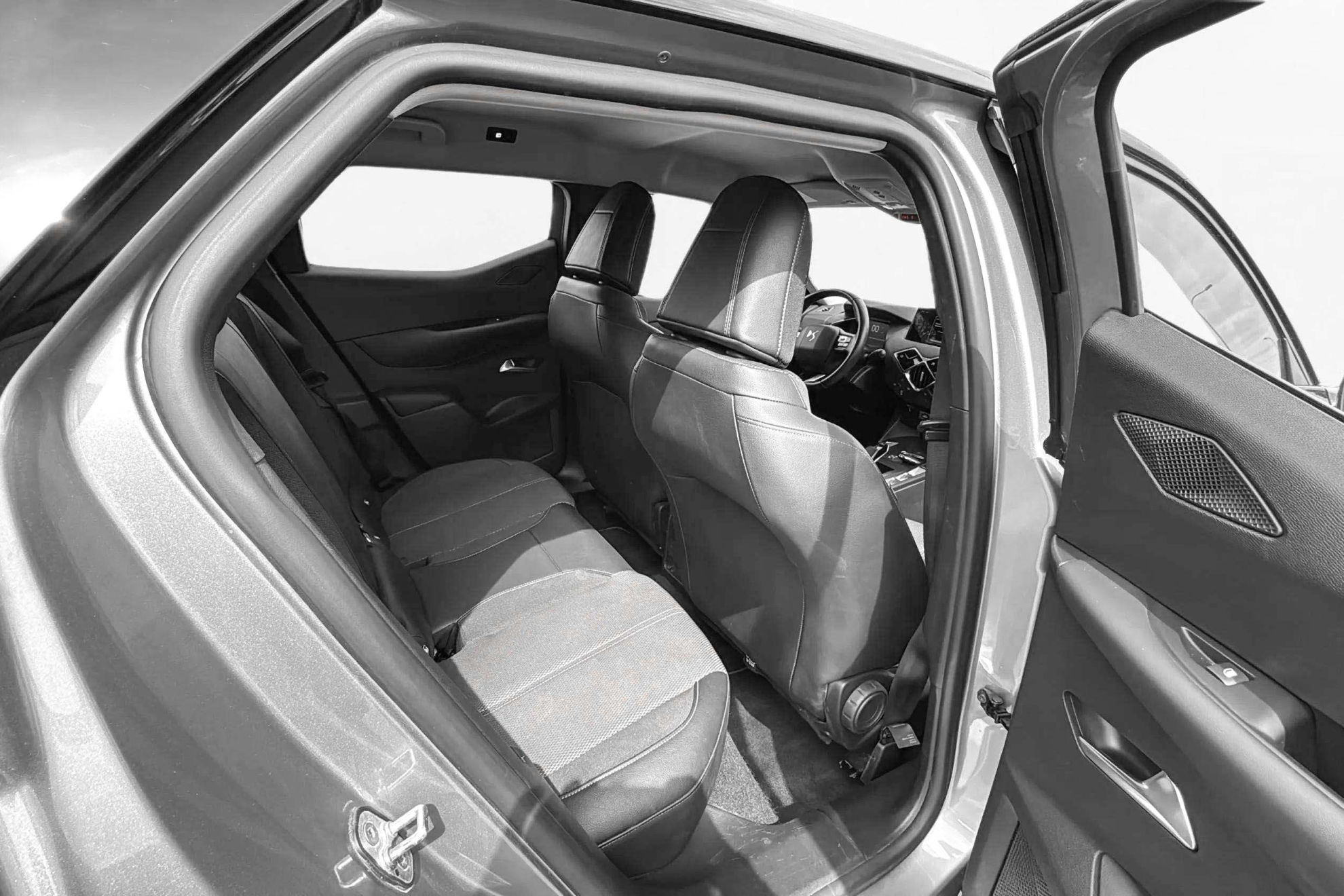 DS DS 3 Crossback PureTech Performance Line+ - foto 18