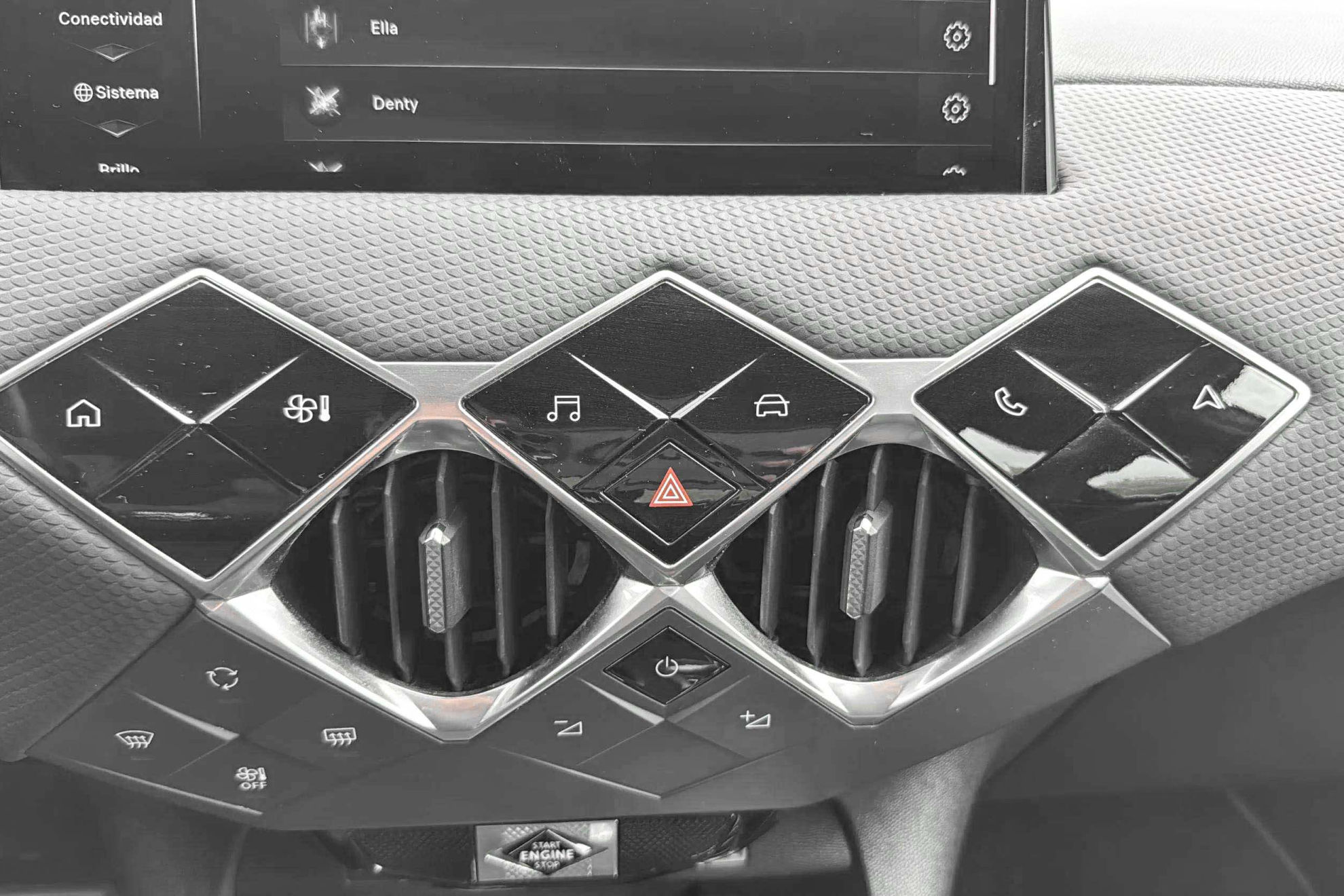 DS DS 3 Crossback PureTech Performance Line+ - foto 35