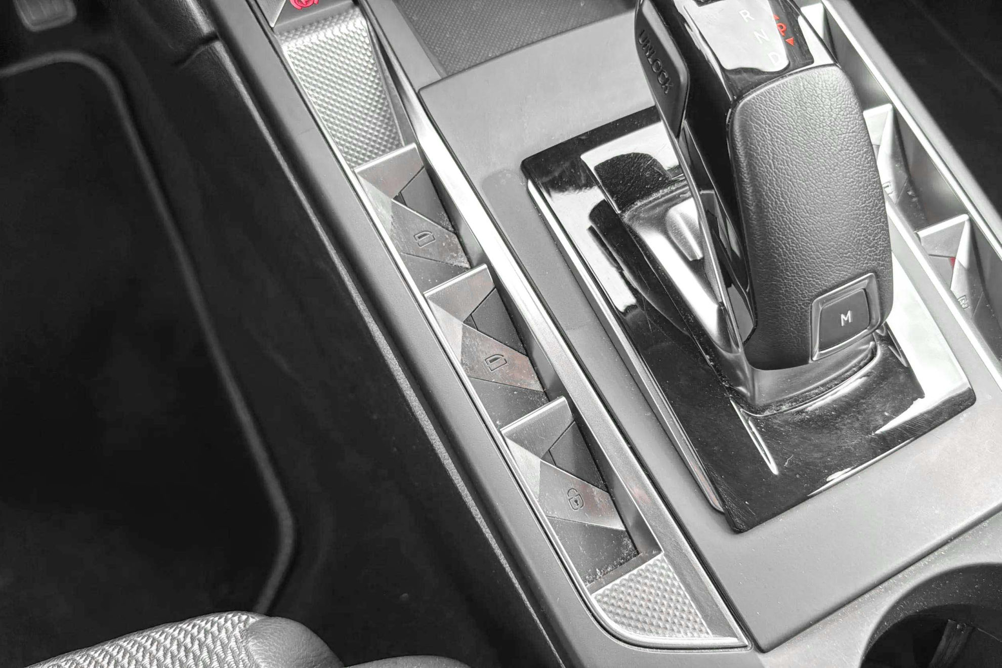 DS DS 3 Crossback PureTech Performance Line+ - foto 41