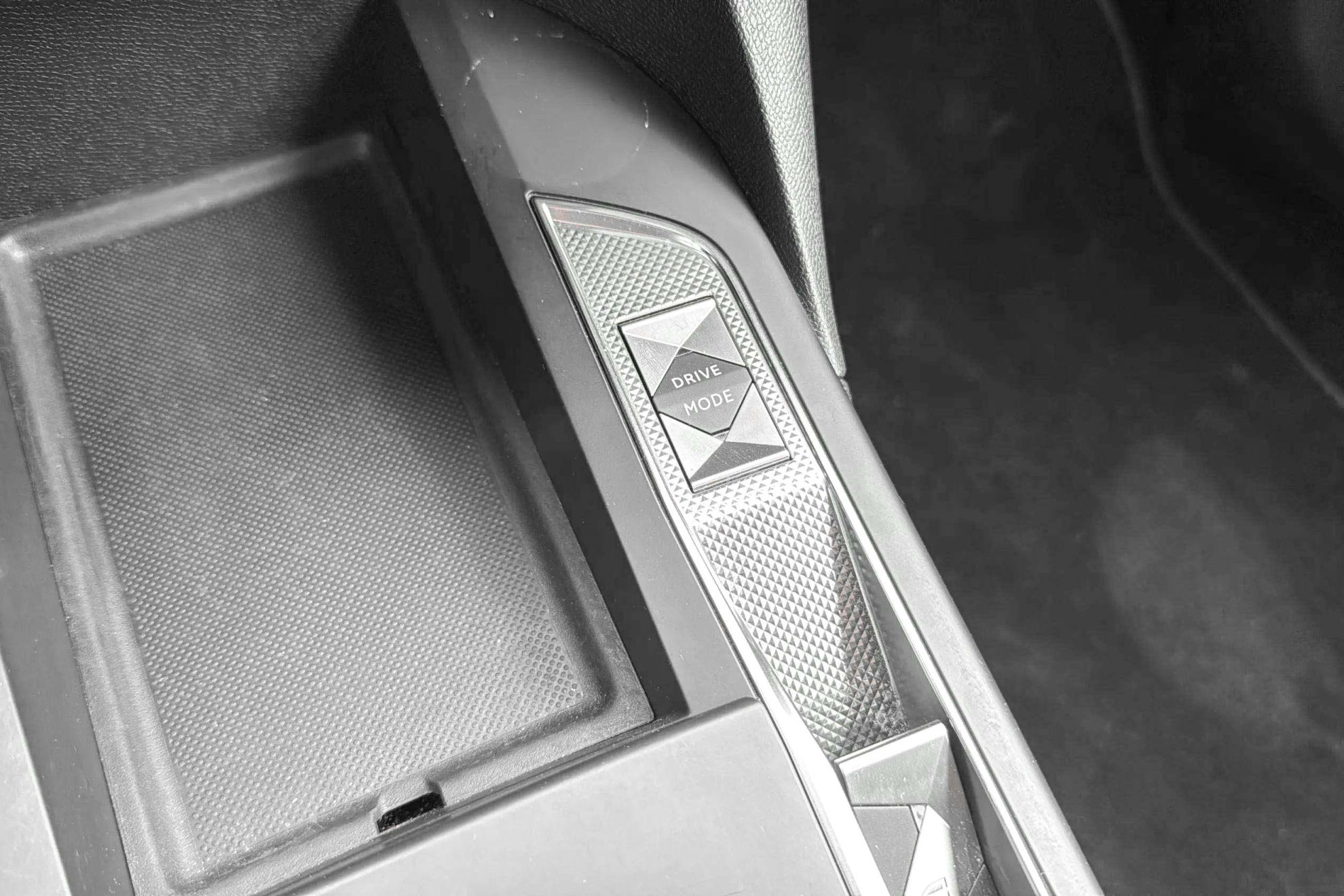 DS DS 3 Crossback PureTech Performance Line+ - foto 40