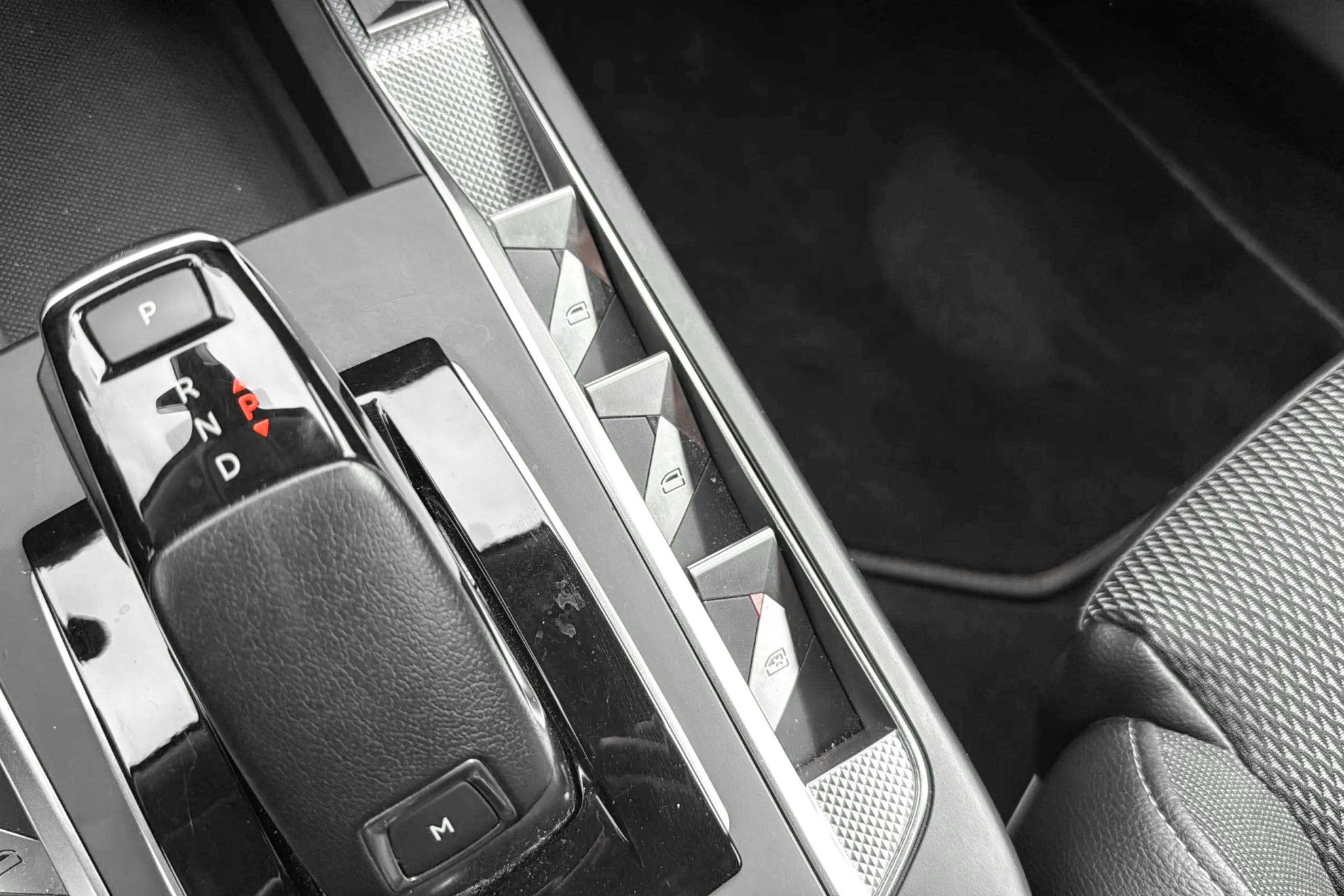 DS DS 3 Crossback PureTech Performance Line+ - foto 42
