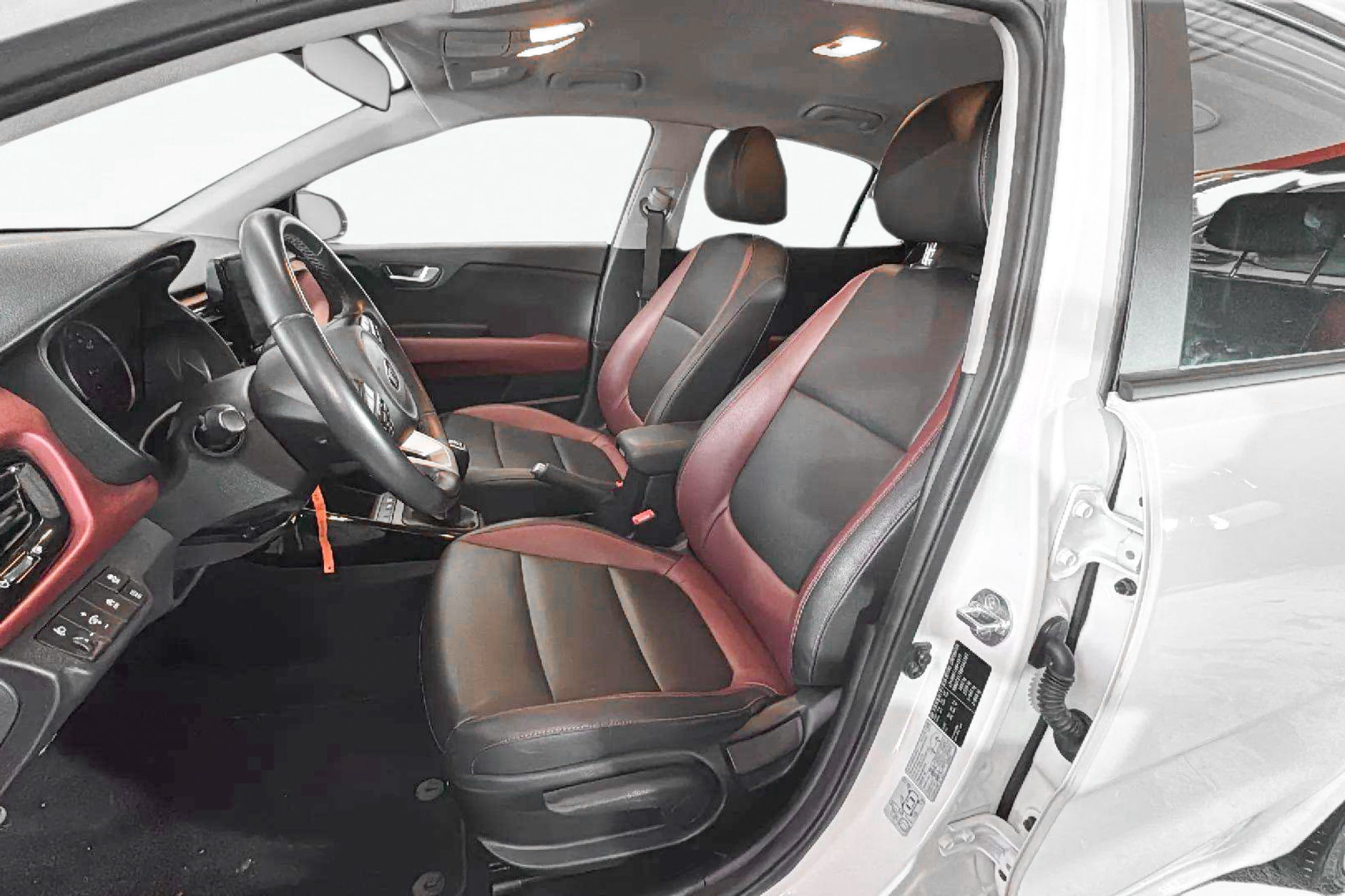 Kia Rio 1.0 T-GDi MHEV iMT GT Line - foto 12