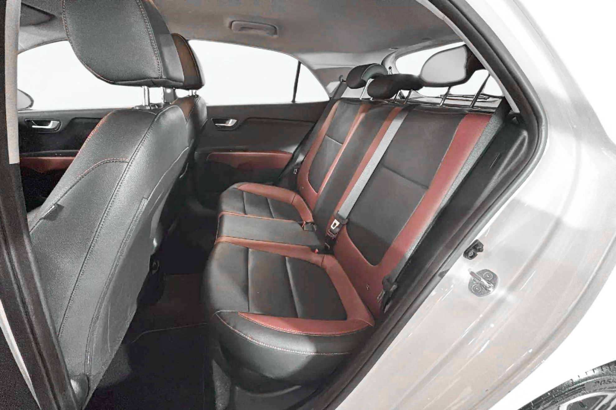 Kia Rio 1.0 T-GDi MHEV iMT GT Line - foto 14