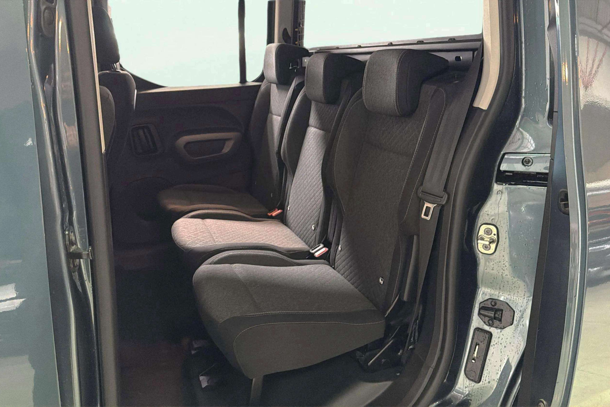 Opel Combo GS 1.5 Td MT6 ?6.4 - foto 13