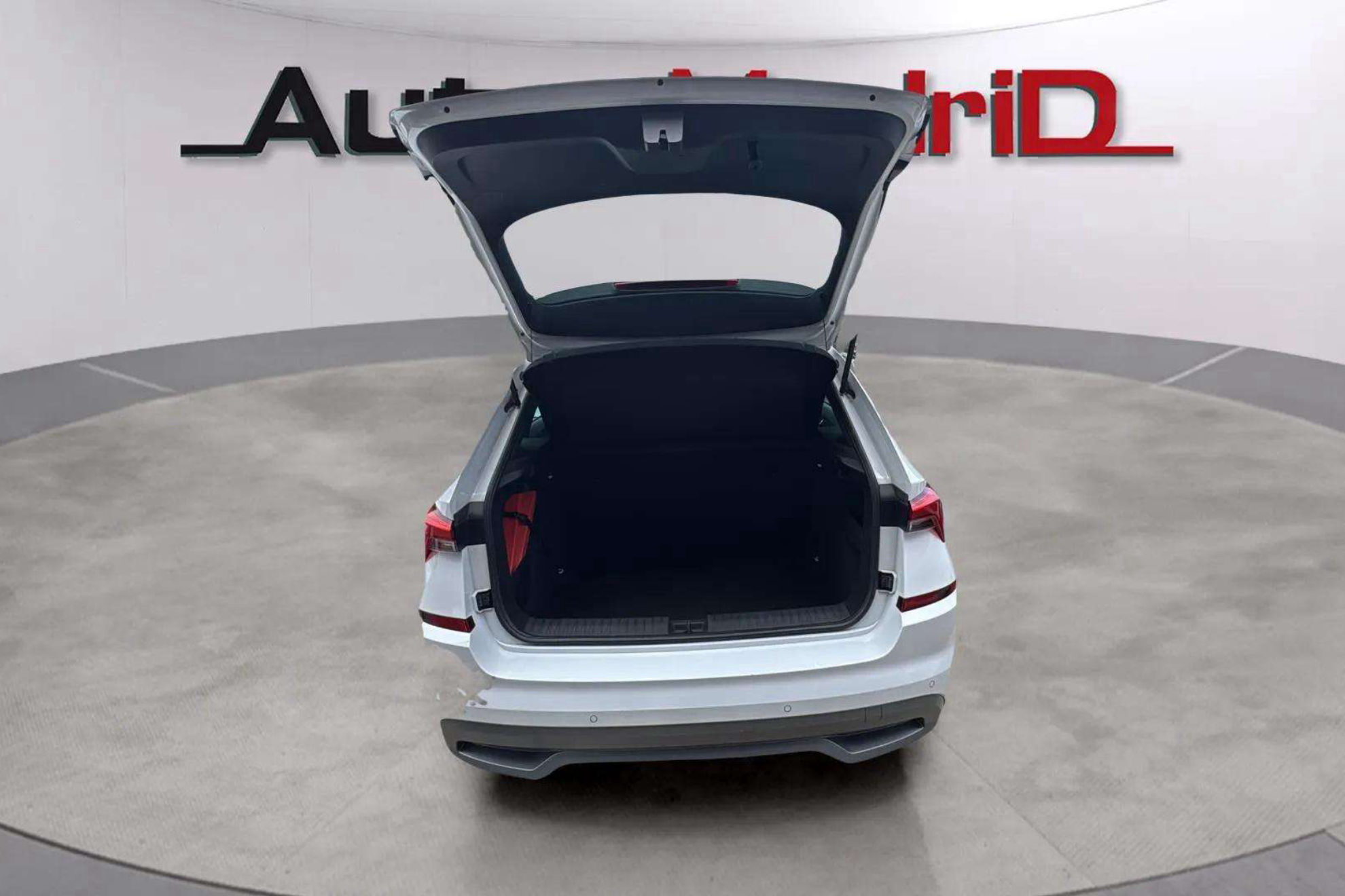 Škoda Kamiq 1.0 TSI Style - foto 9