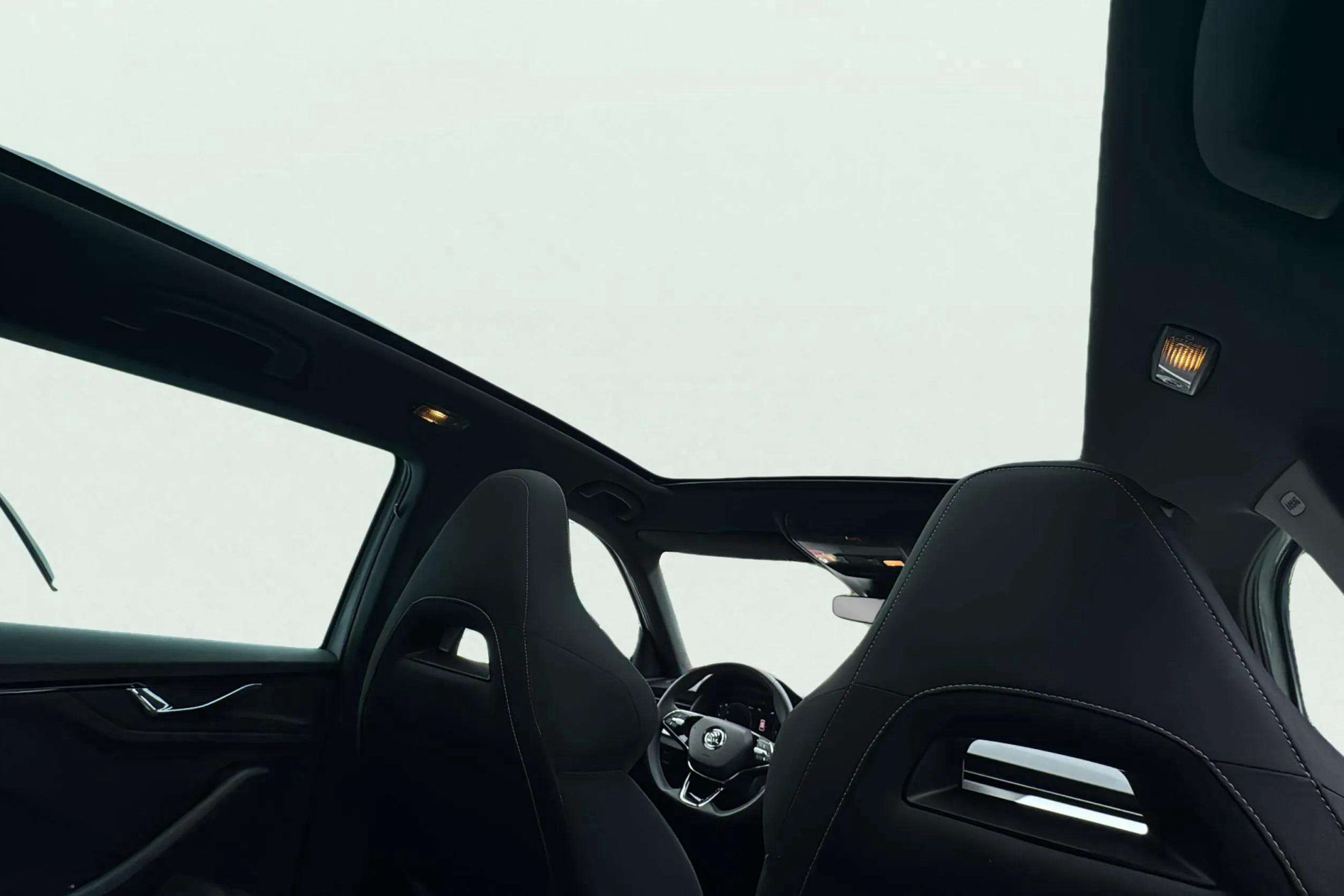 Škoda Kamiq 1.0 TSI Style - foto 17