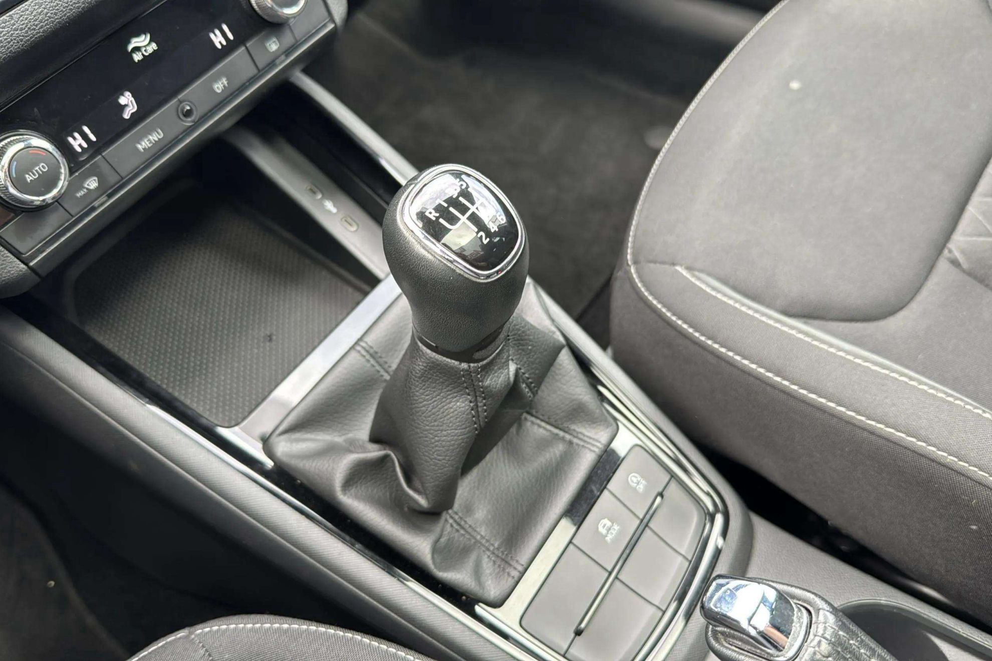 Škoda Kamiq 1.0 TSI Style - foto 37