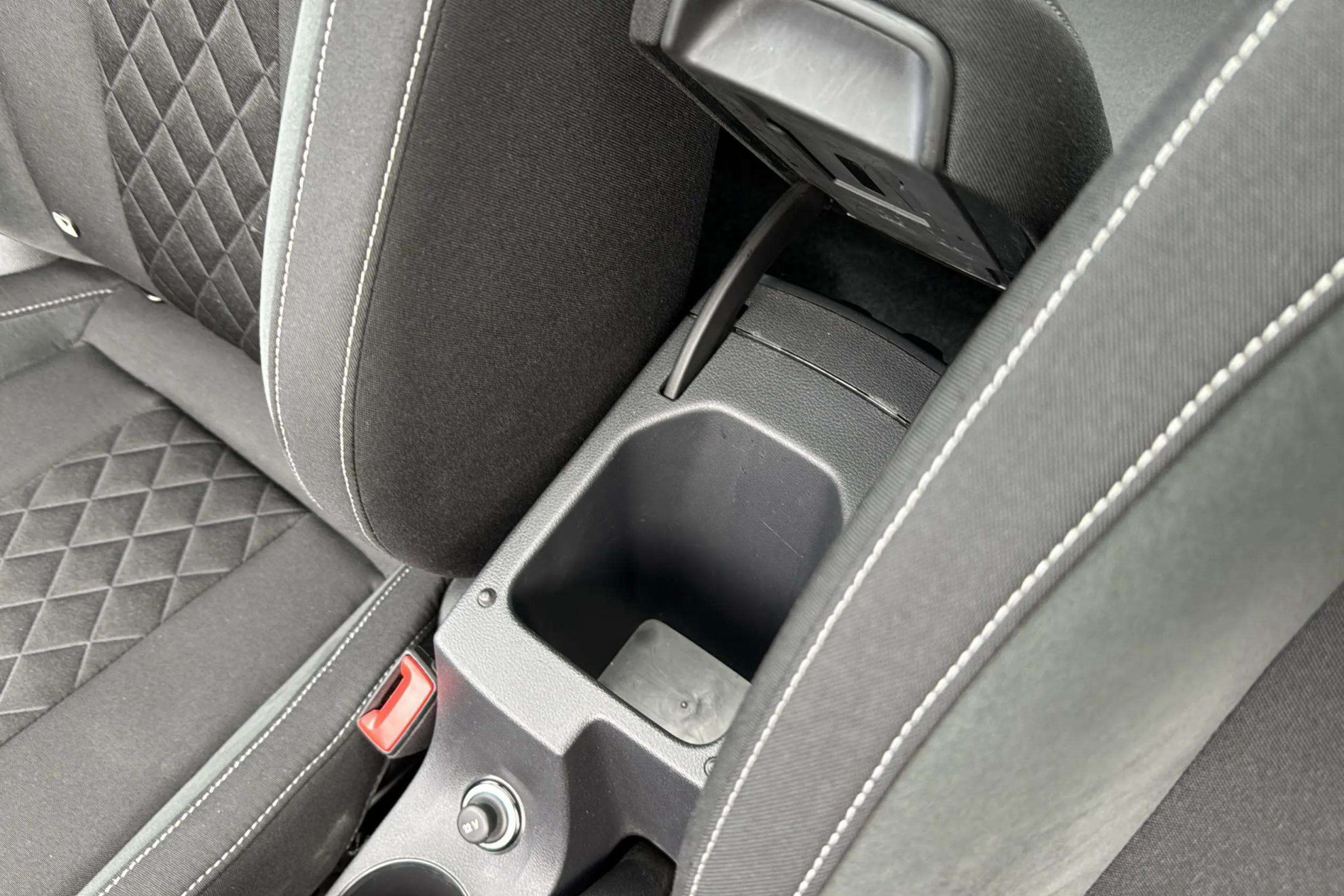 Škoda Kamiq 1.0 TSI Style - foto 40