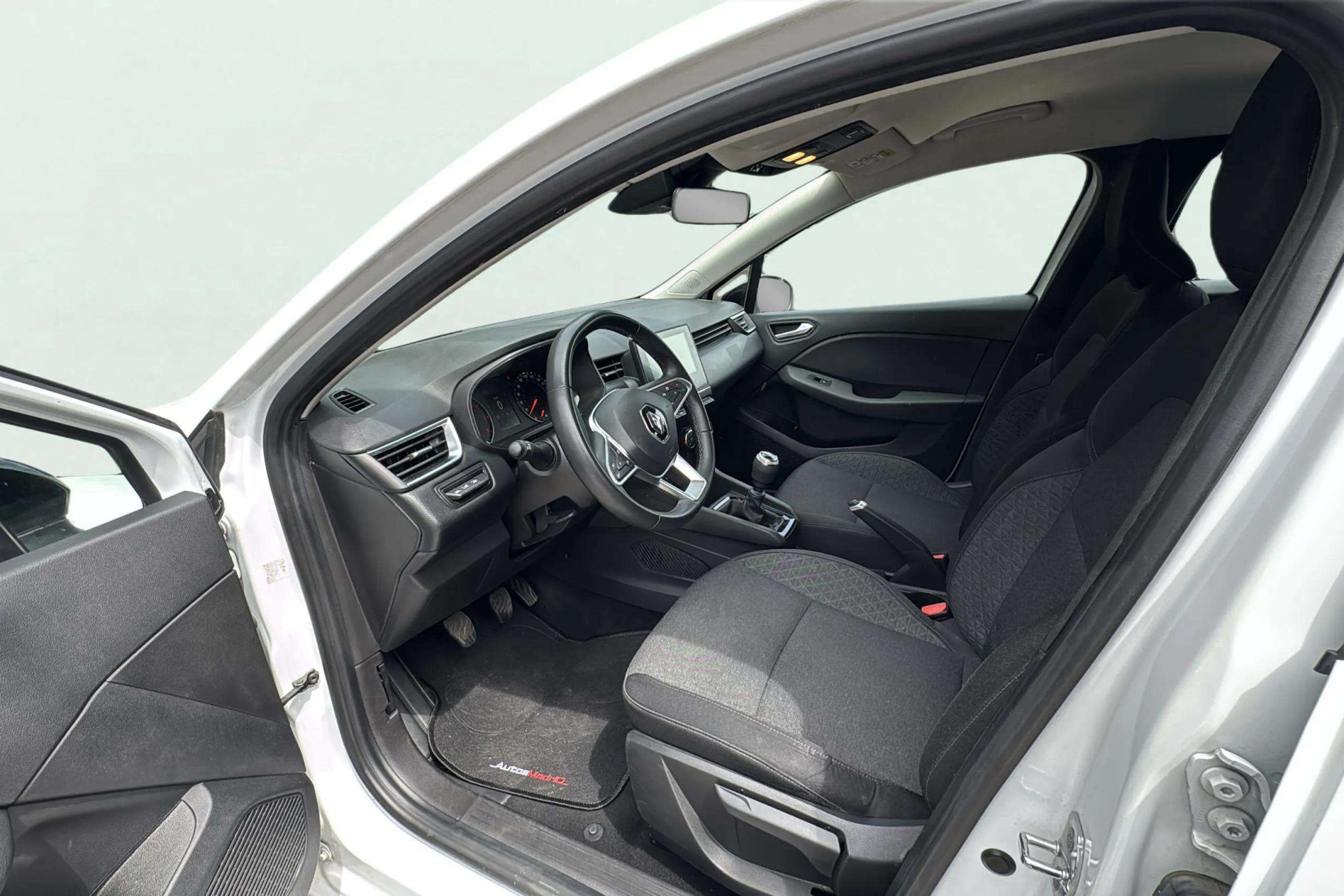 Renault Clio Equilibre TCe - foto 11