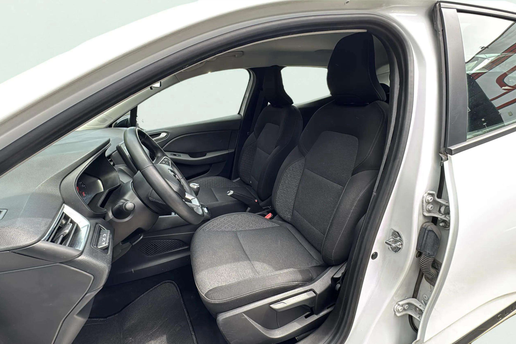 Renault Clio Equilibre TCe - foto 12
