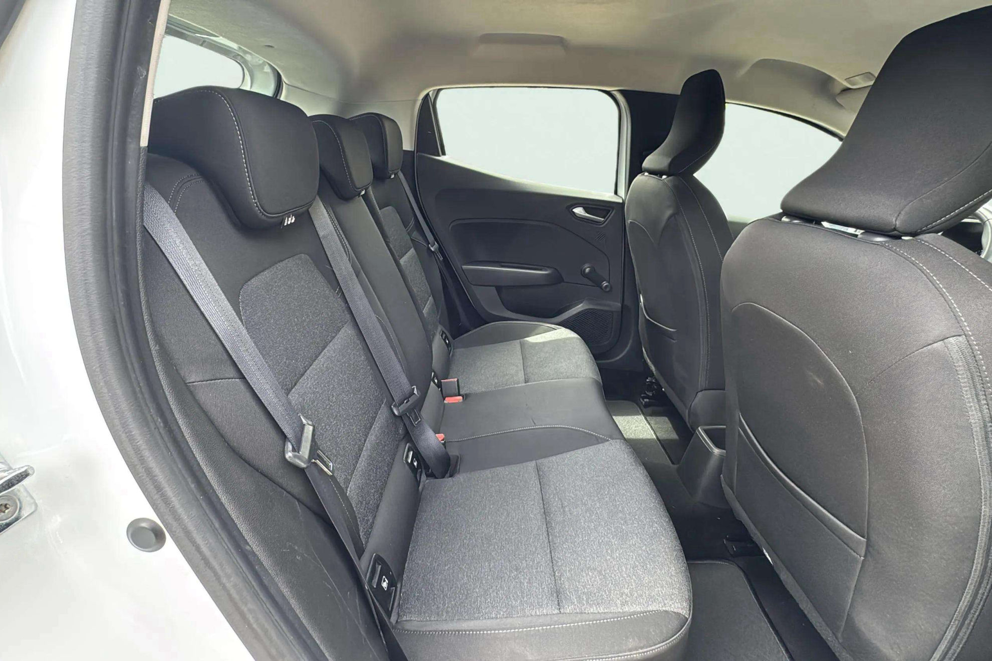 Renault Clio Equilibre TCe - foto 18