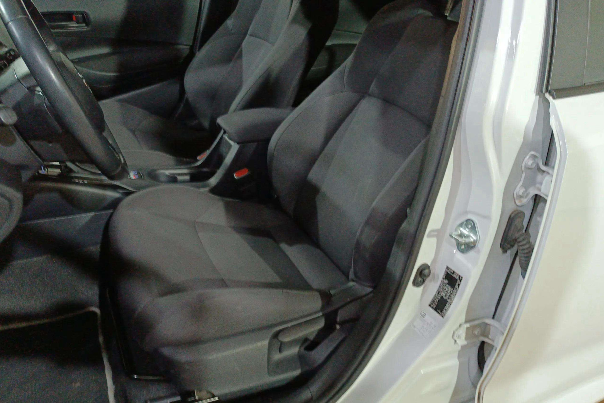 Toyota Corolla 1.8 125H Active Tech E-CVT - foto 14