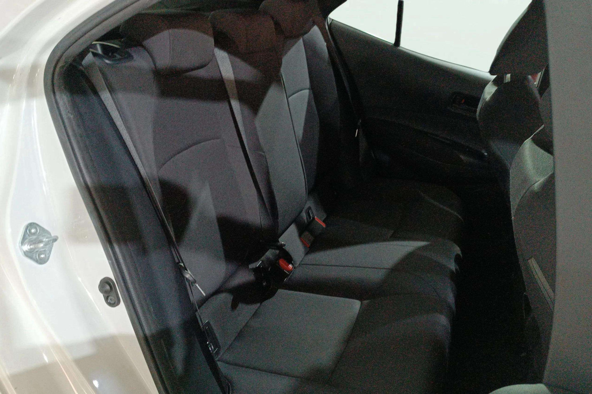 Toyota Corolla 1.8 125H Active Tech E-CVT - foto 15