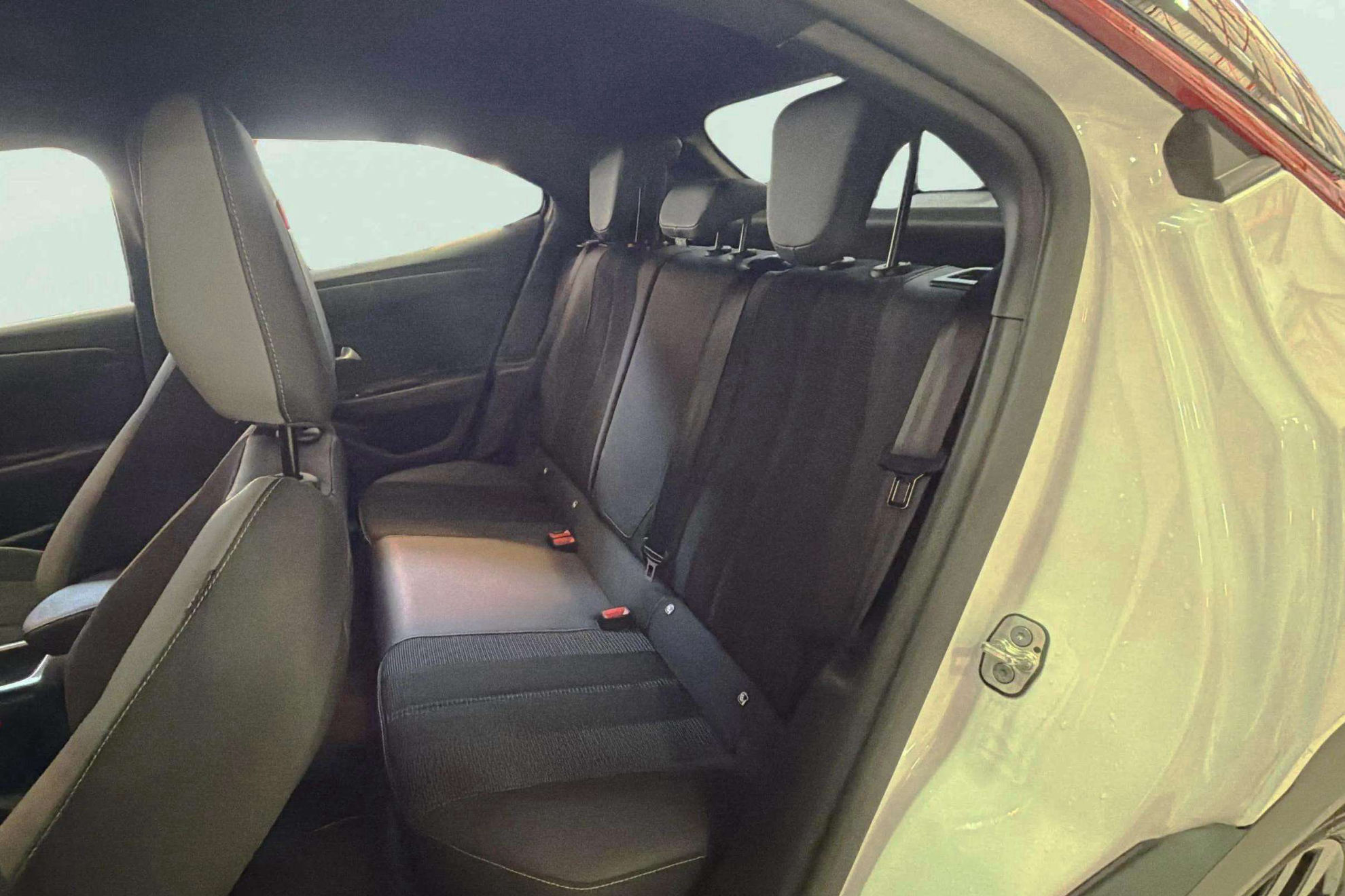 Opel Mokka 1.5 D Business Elegance - foto 13