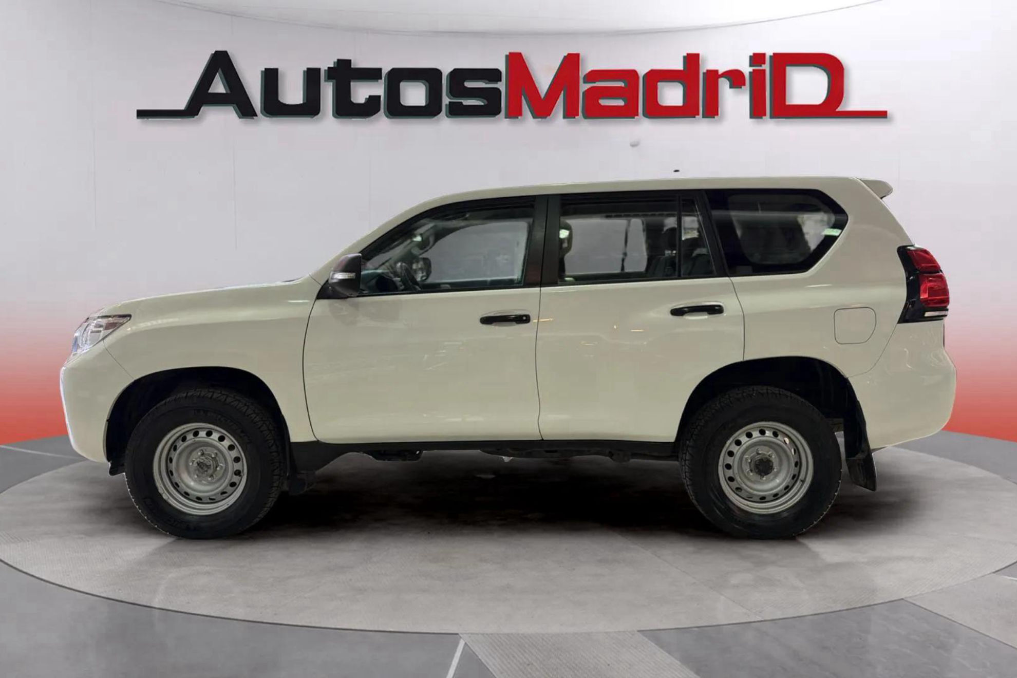 Toyota Land Cruiser 2.8 D-4D GX 7 plazas - foto 4