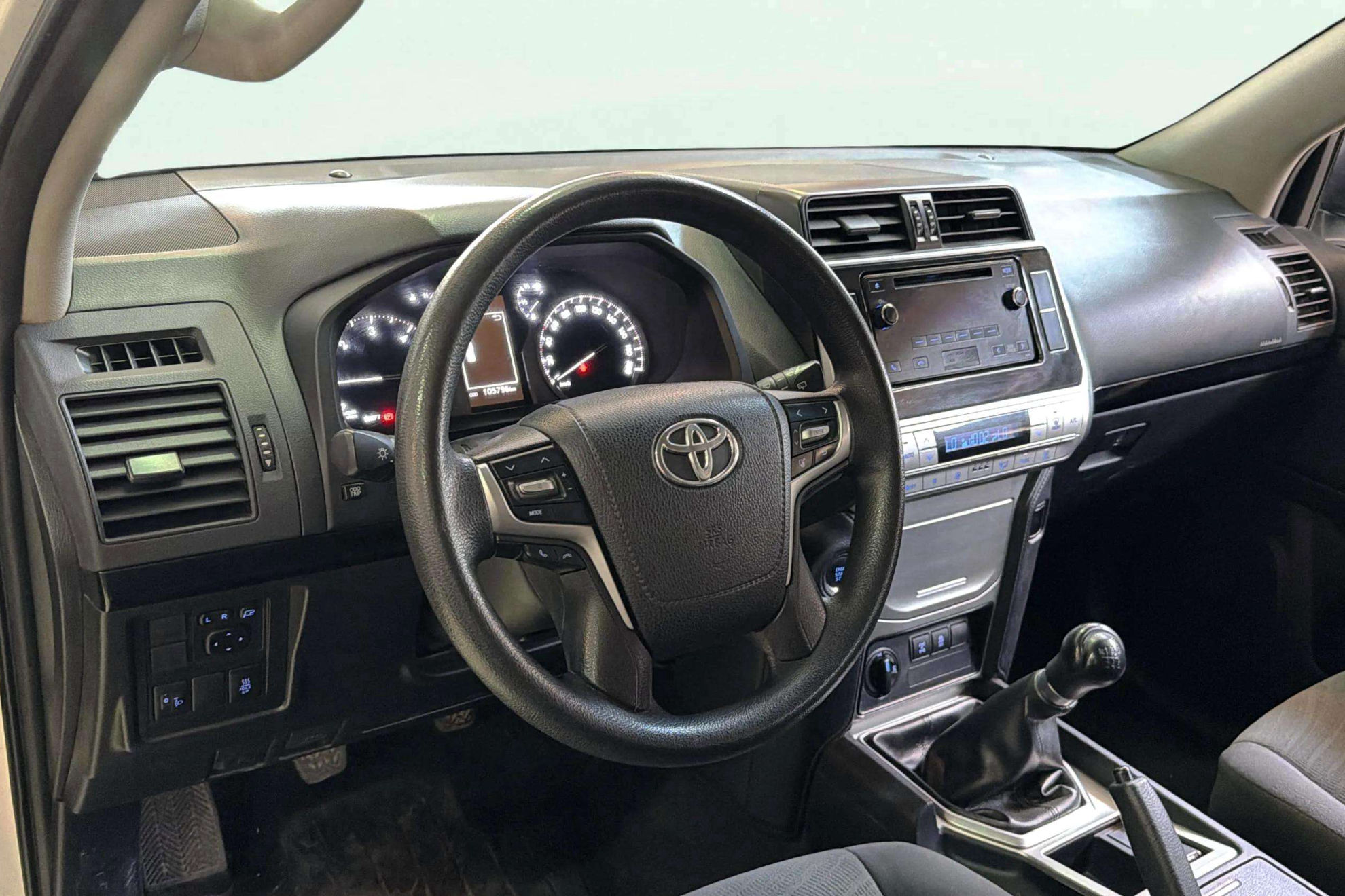Toyota Land Cruiser 2.8 D-4D GX 7 plazas - foto 13