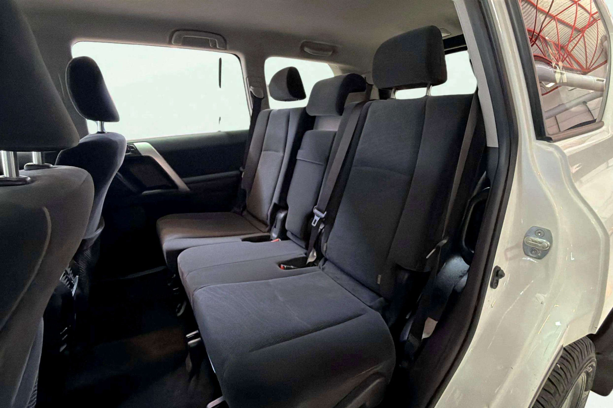 Toyota Land Cruiser 2.8 D-4D GX 7 plazas - foto 15