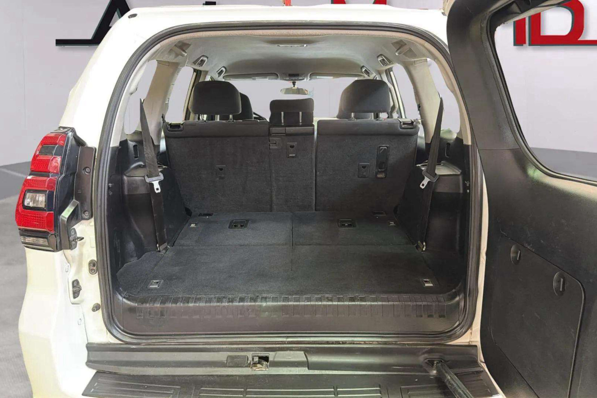Toyota Land Cruiser 2.8 D-4D GX 7 plazas - foto 8