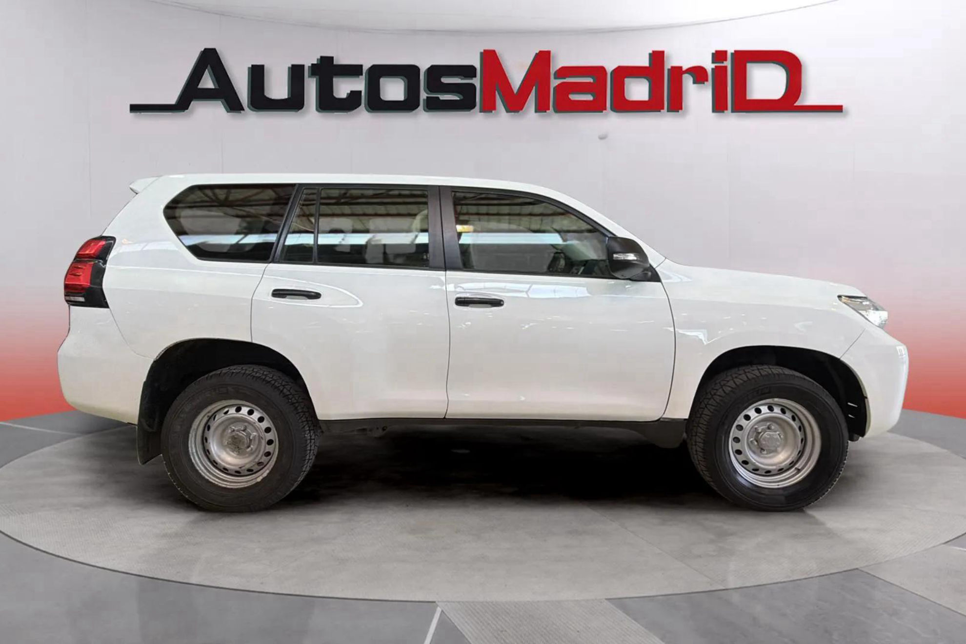 Toyota Land Cruiser 2.8 D-4D GX 7 plazas - foto 11