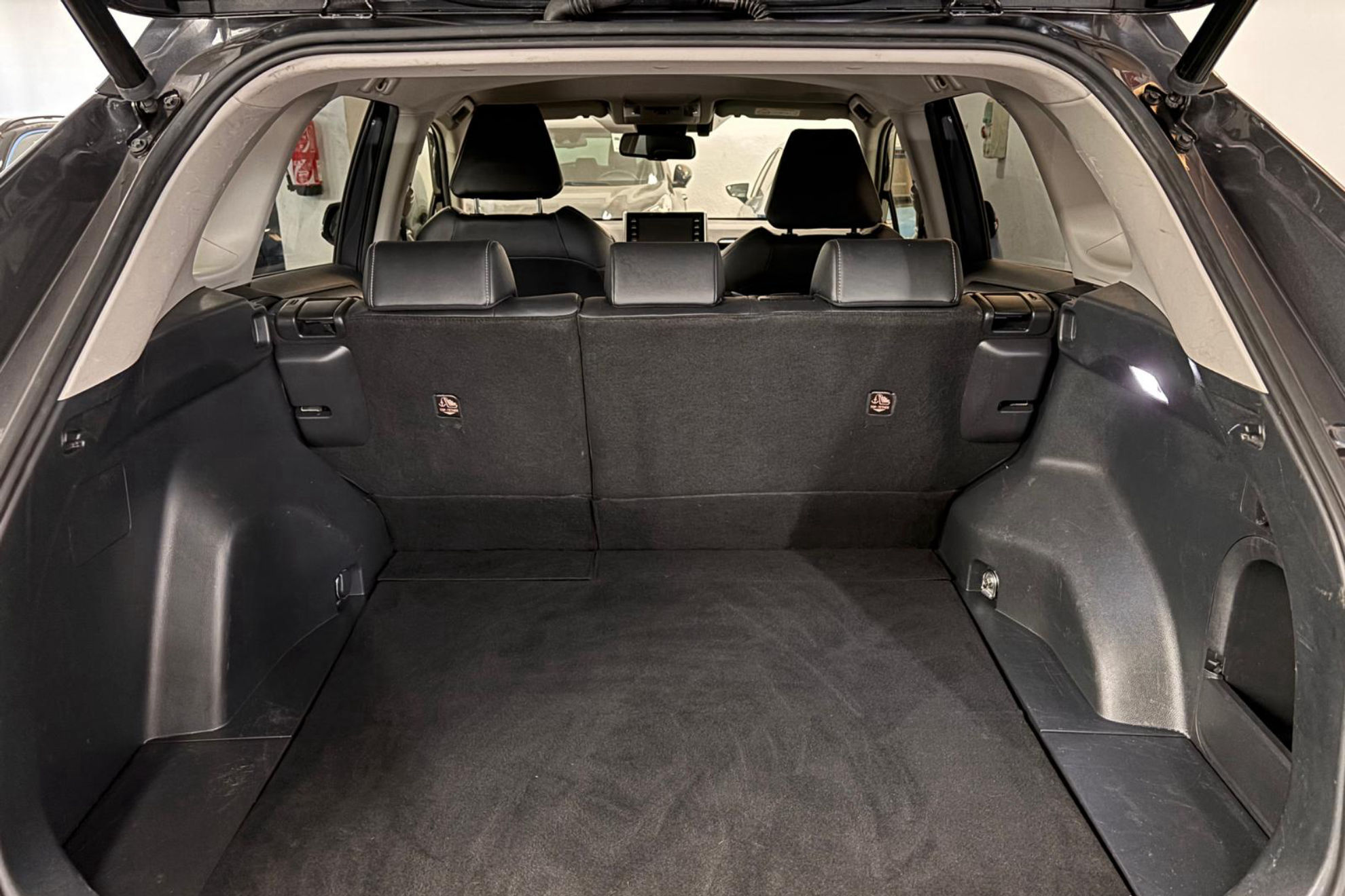 Toyota RAV4 2.5l 220H Advance Plus 4WD - foto 8