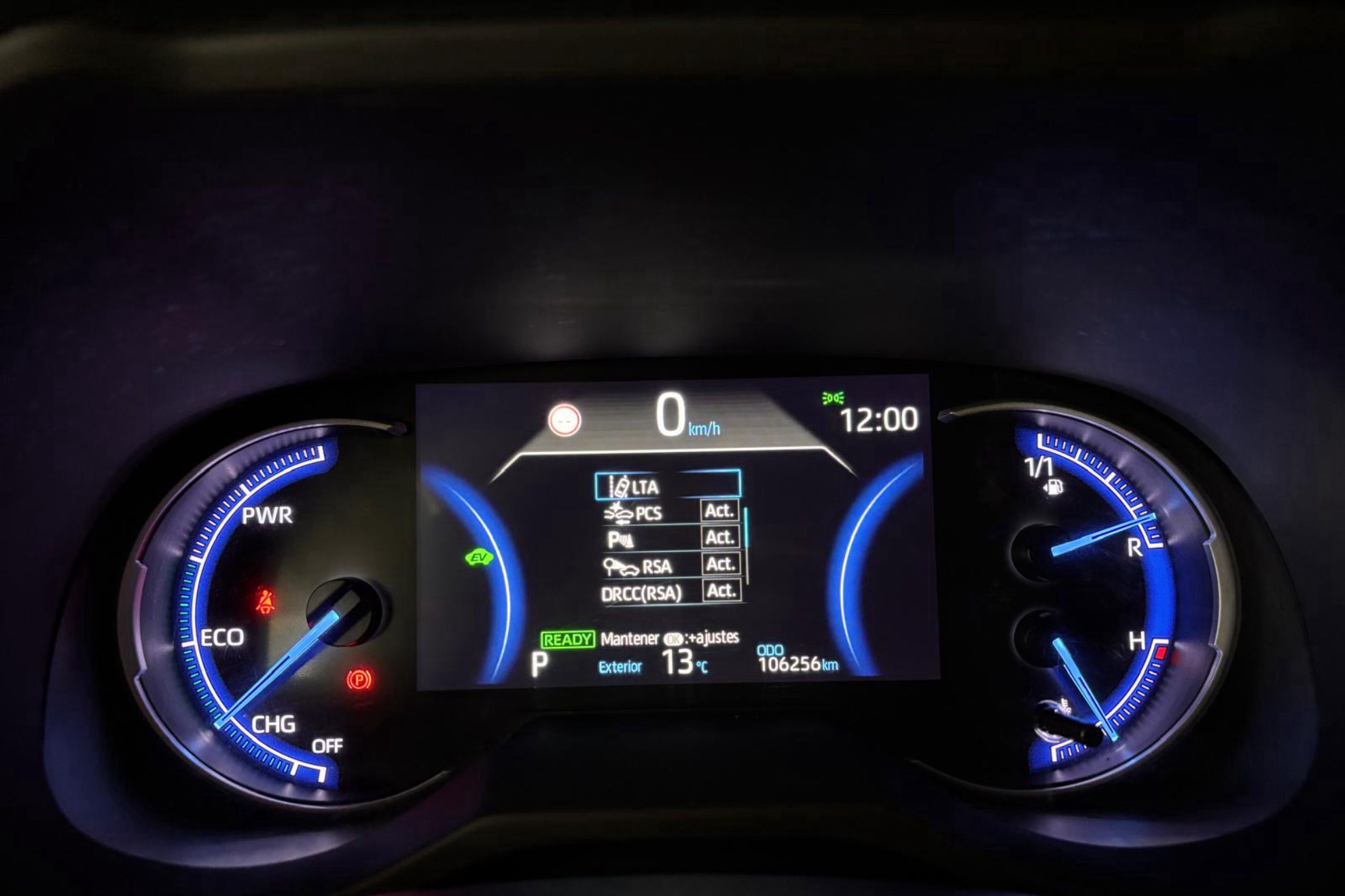 Toyota RAV4 2.5l 220H Advance Plus 4WD - foto 23