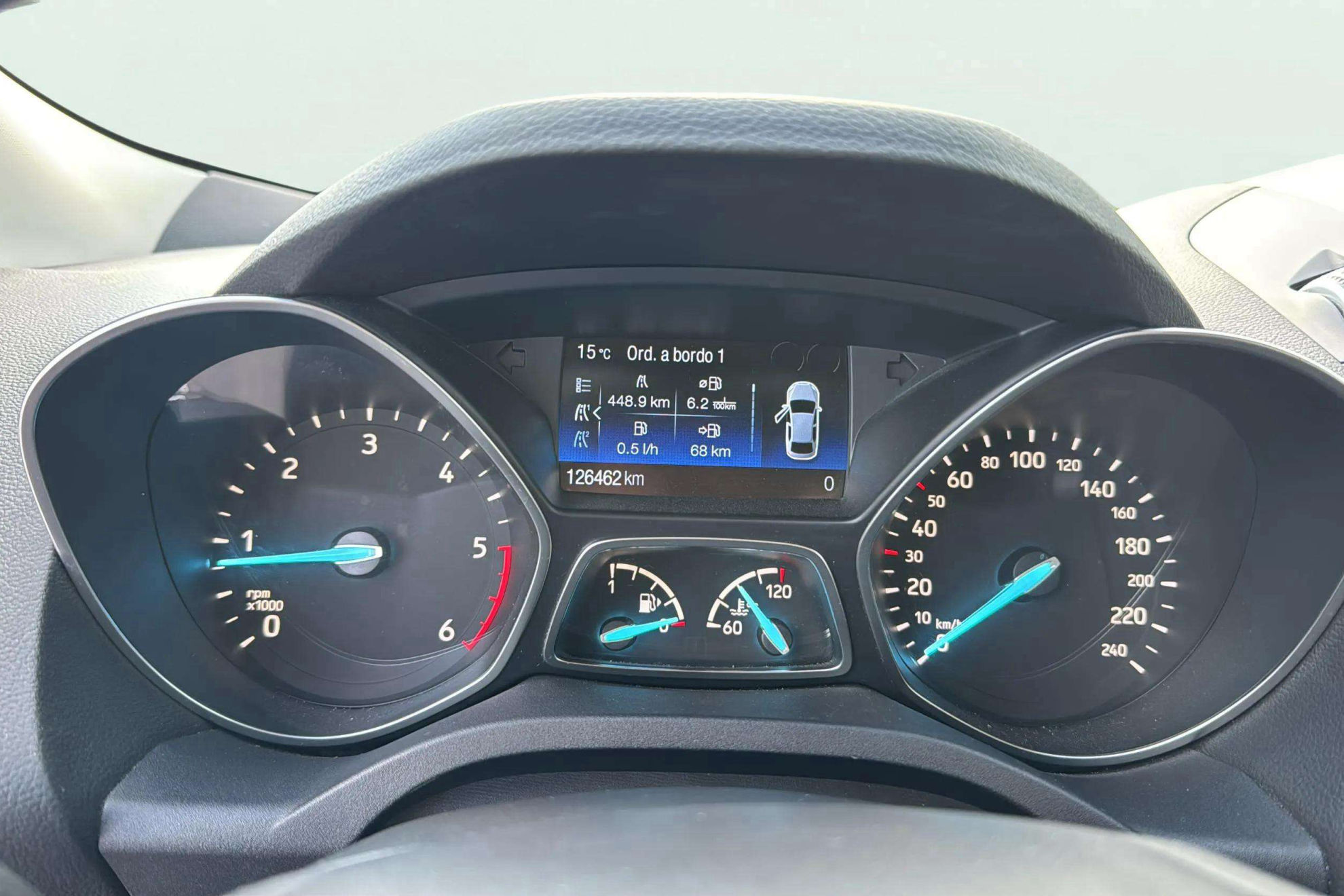 Ford Kuga 1.5 TDCi 4x2 Titanium - foto 28