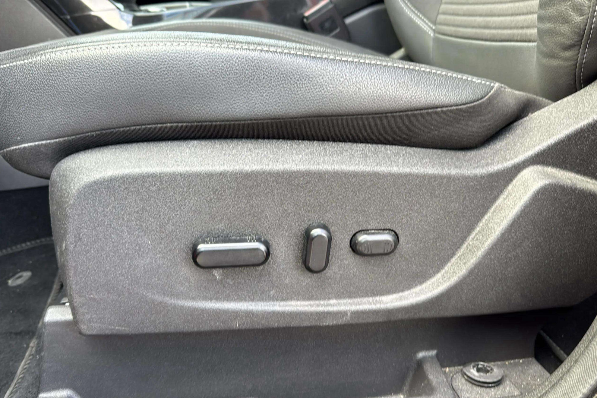 Ford Kuga 1.5 TDCi 4x2 Titanium - foto 39
