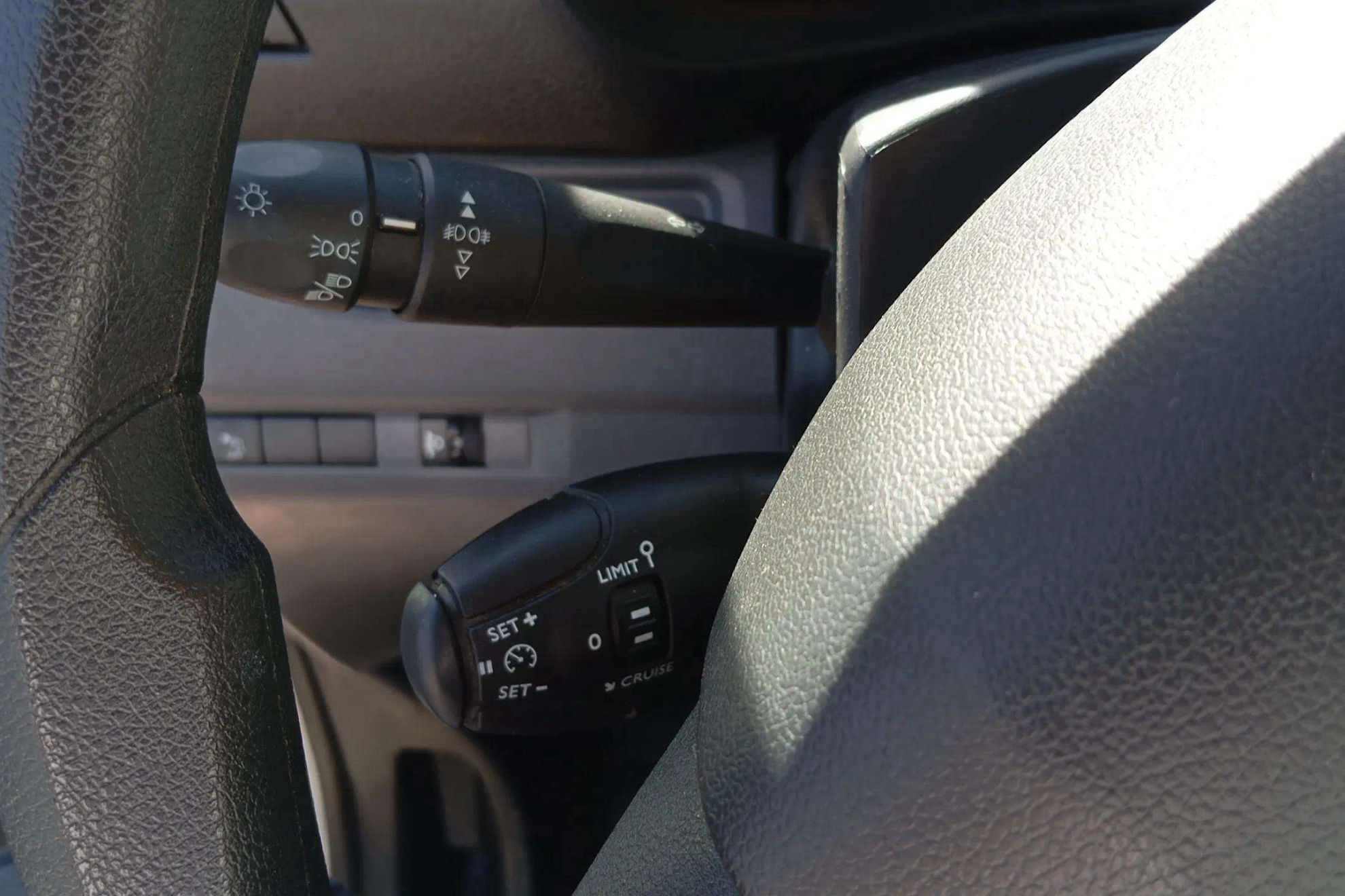 Peugeot Expert Furgón Premium 1.5 BlueHDi 120 Standard - foto 12