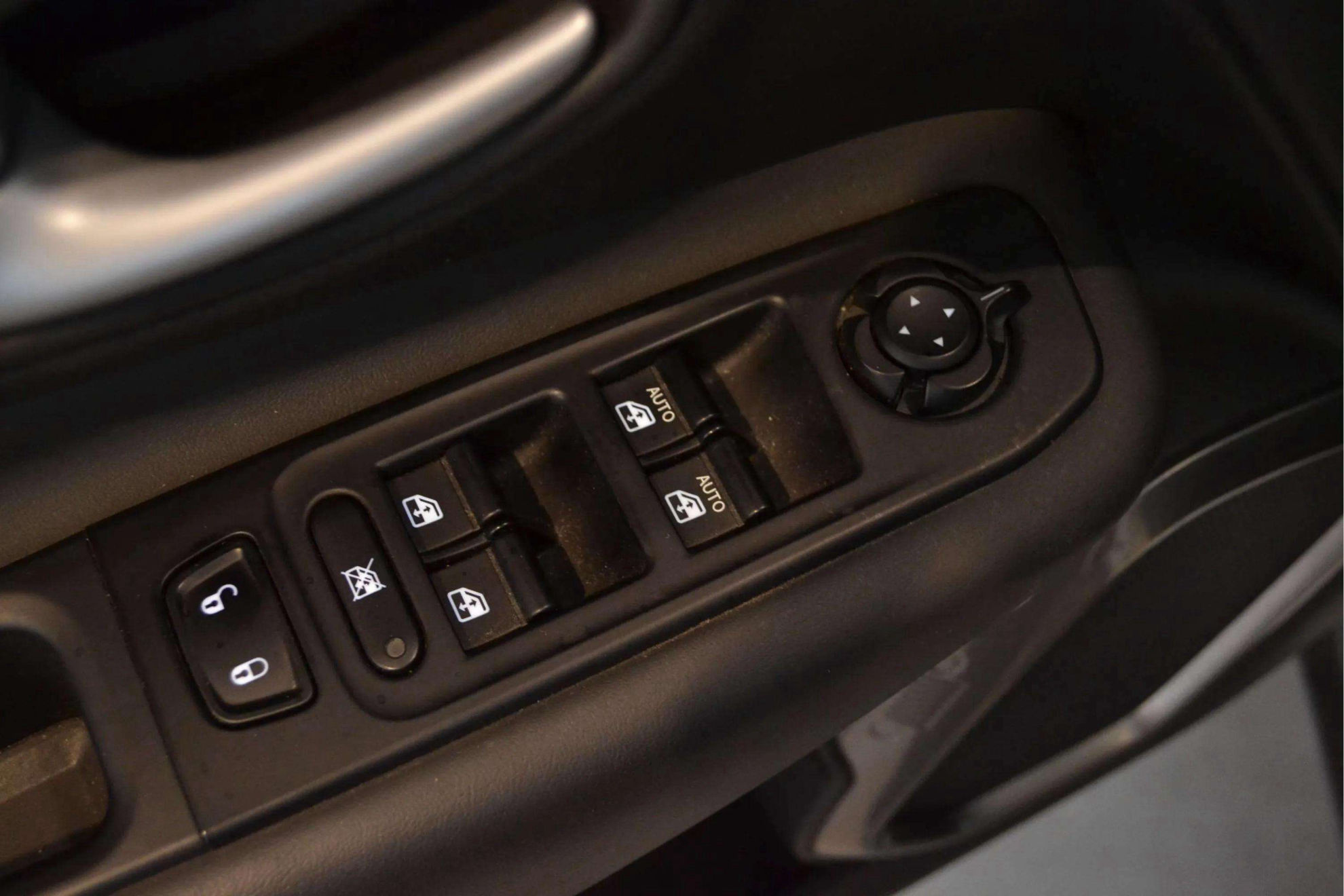 Jeep Renegade eHybrid 1.5 Limited ATX - foto 12