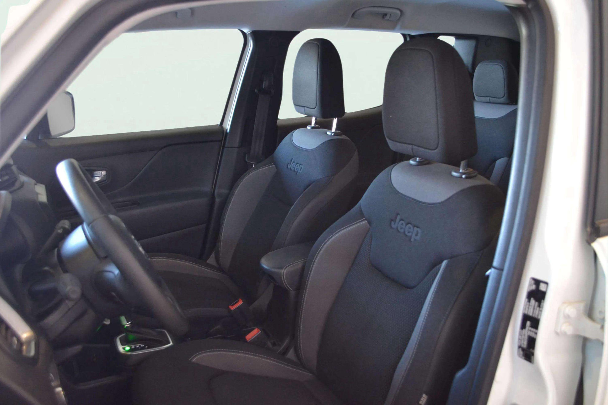 Jeep Renegade eHybrid 1.5 Limited ATX - foto 13