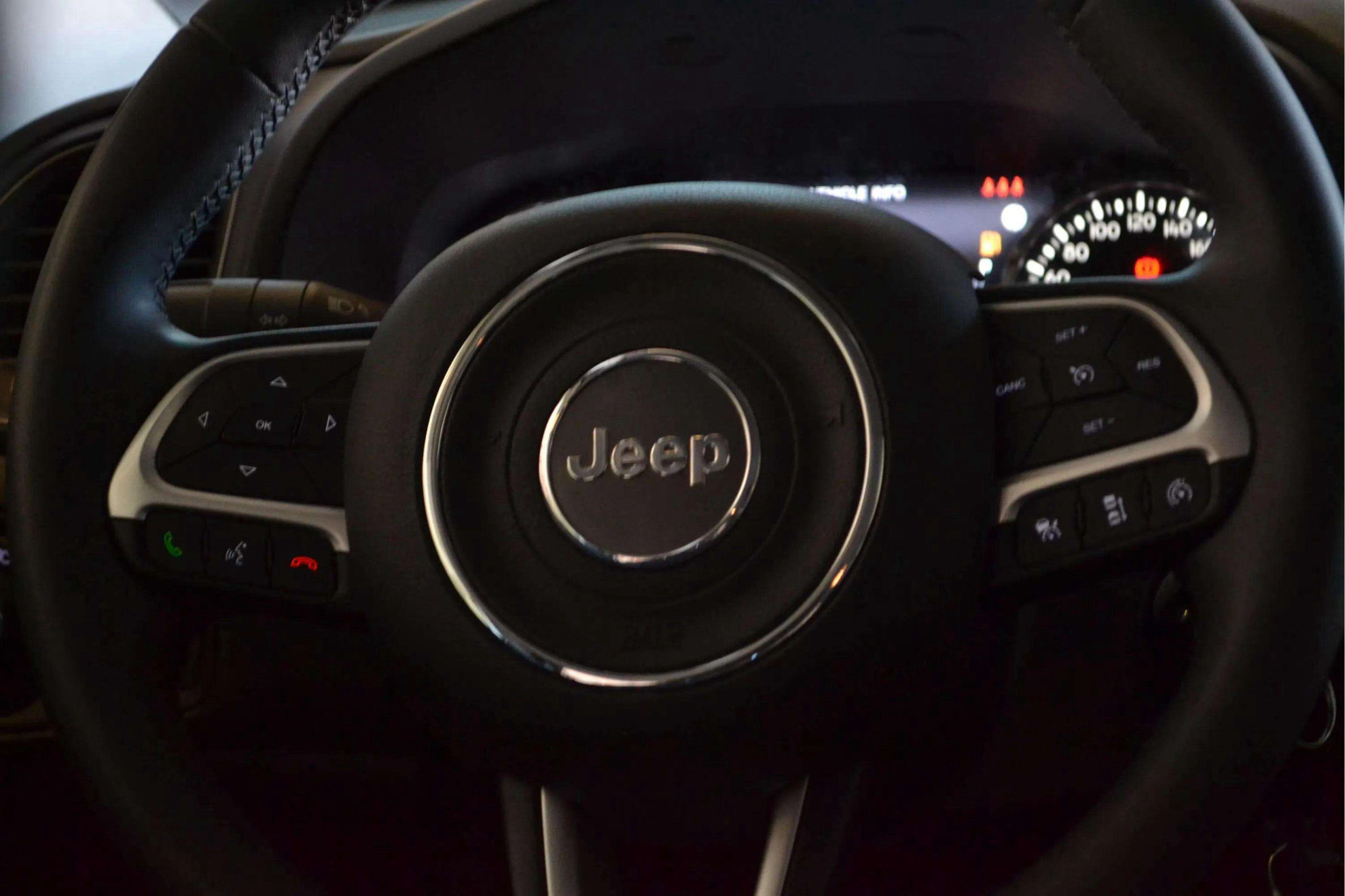 Jeep Renegade eHybrid 1.5 Limited ATX - foto 16