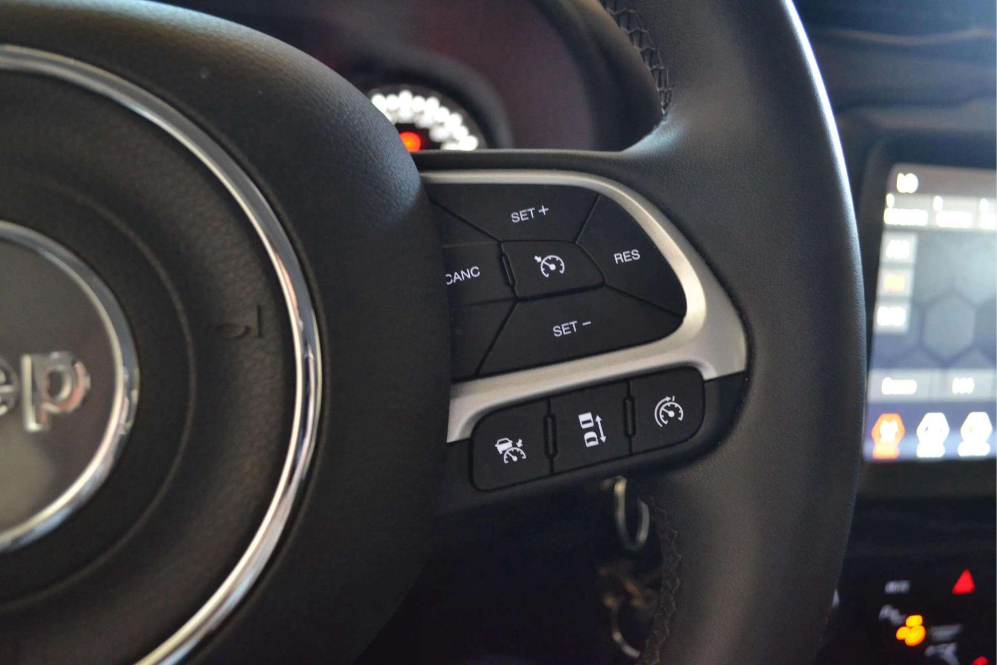 Jeep Renegade eHybrid 1.5 Limited ATX - foto 20